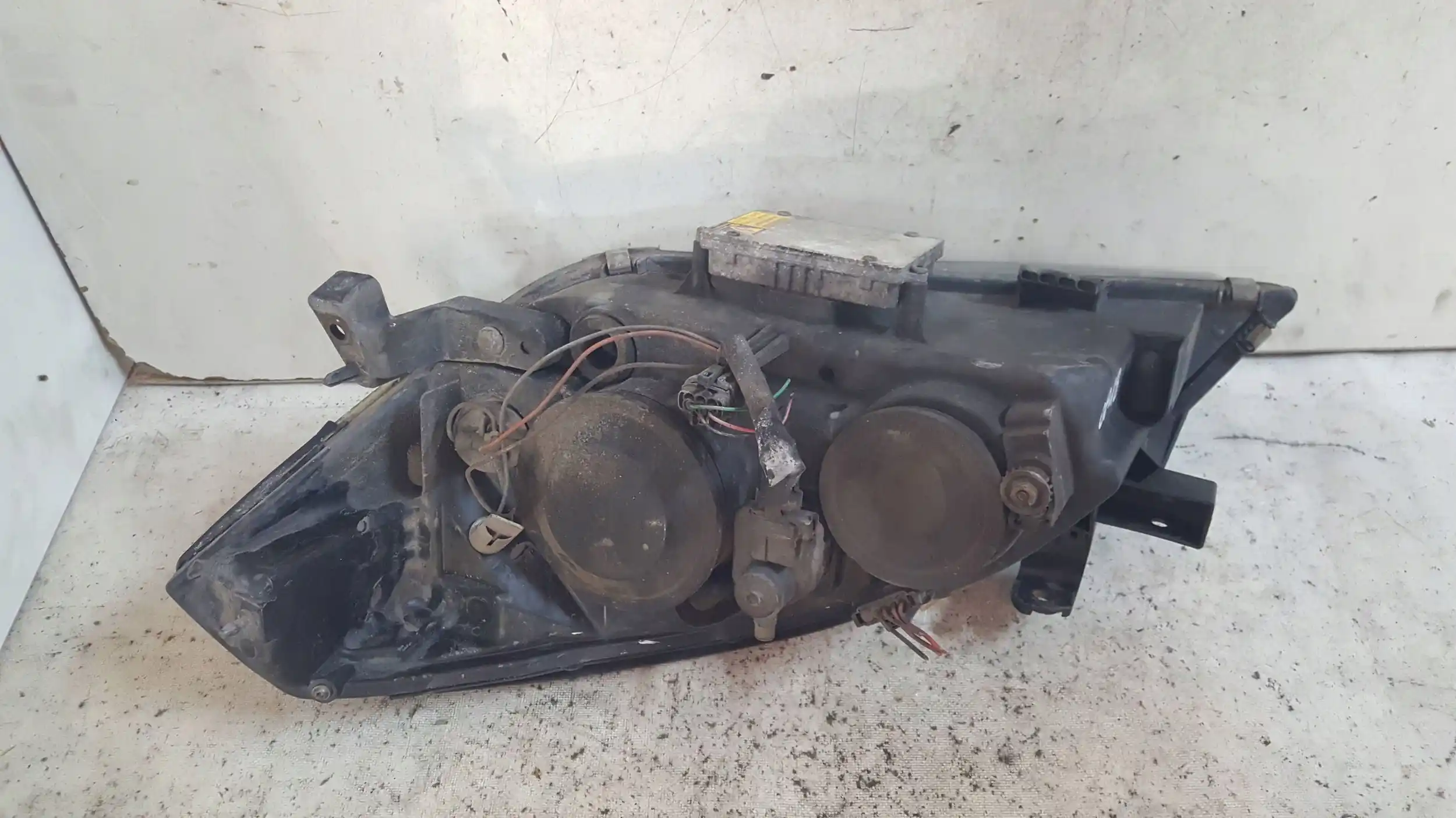 LAMPA PRAWY PRZÓD XENON PRZETWORNICA 1EJ238011 NISSAN PRIMERA P12 02-