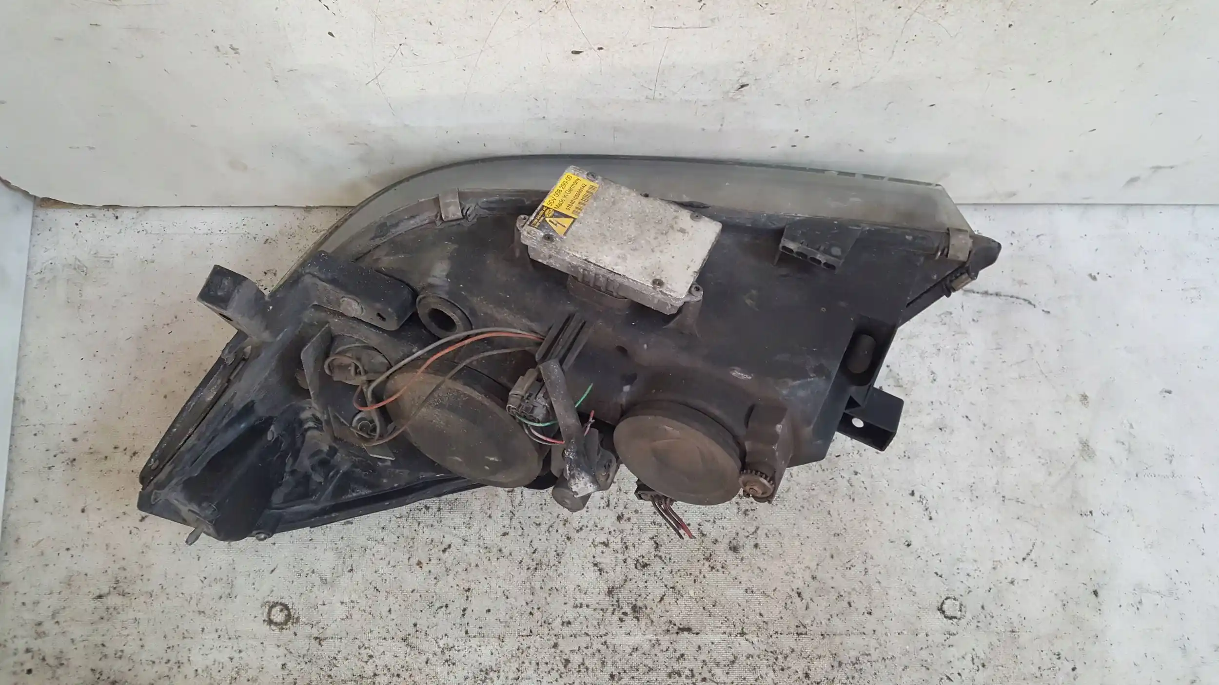 LAMPA PRAWY PRZÓD XENON PRZETWORNICA 1EJ238011 NISSAN PRIMERA P12 02-