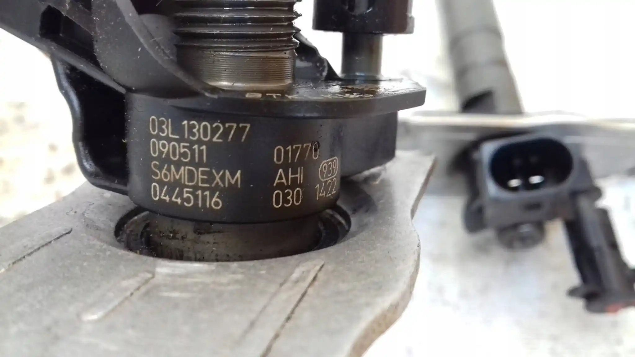 WTRYSKIWACZ WTRYSKIWACZE 03L130277 0445116030 AUDI VW SEAT SKODA 2.0 TDI