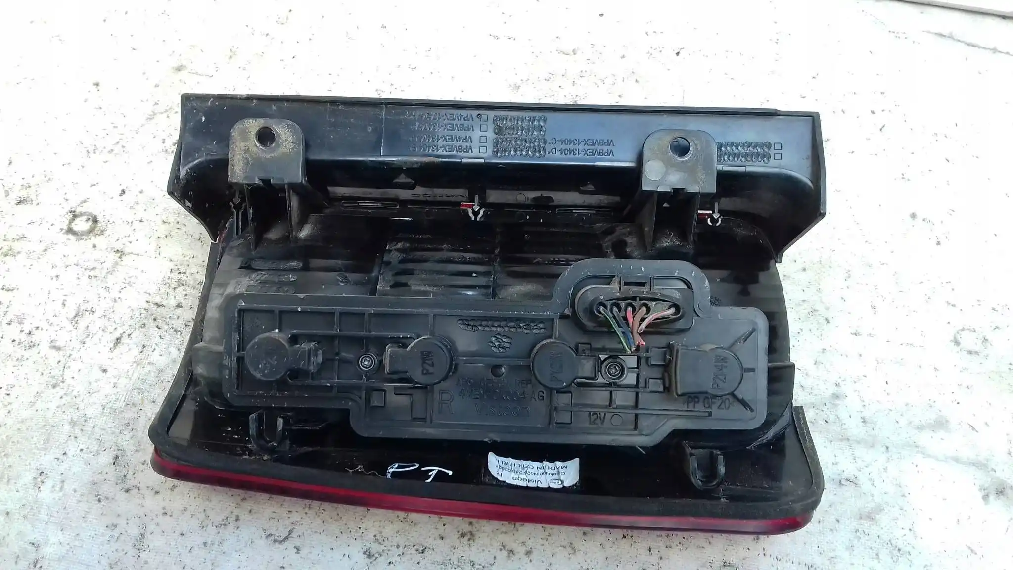 LAMPA PRAWY TYŁ TYLNA VW CADDY III 03-09
