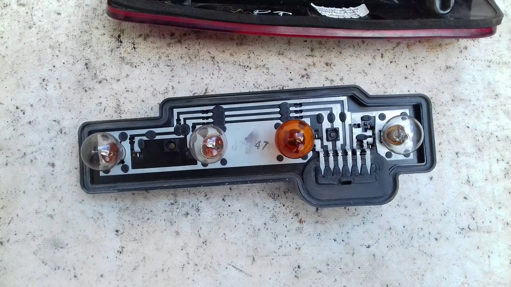 LAMPA PRAWY TYŁ TYLNA VW CADDY III 03-09