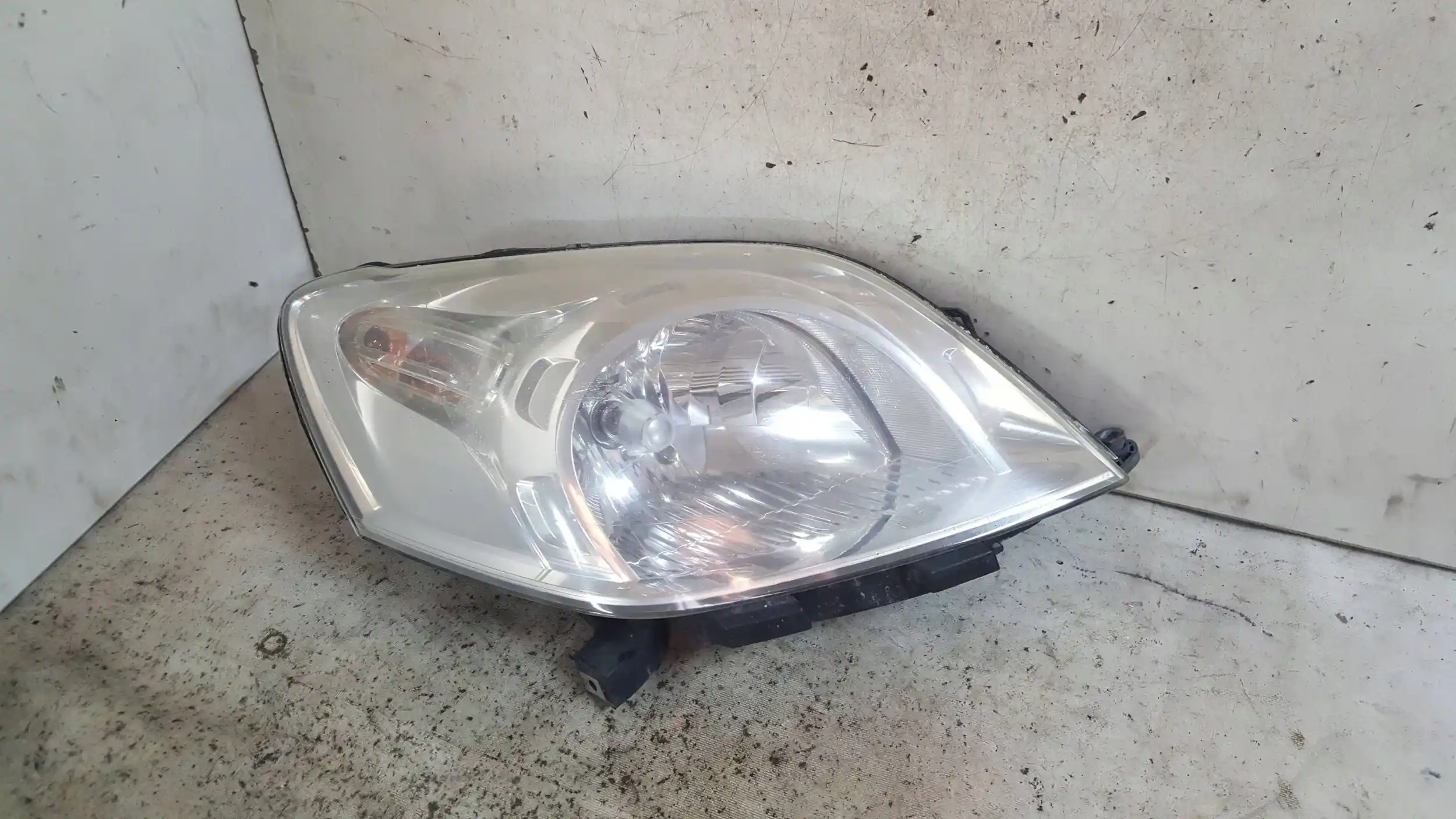 LAMPA PRAWY PRZÓD PRZEDNIA 45560999 PEUGEOT BIPPER FIORINO III QUBO 07-17