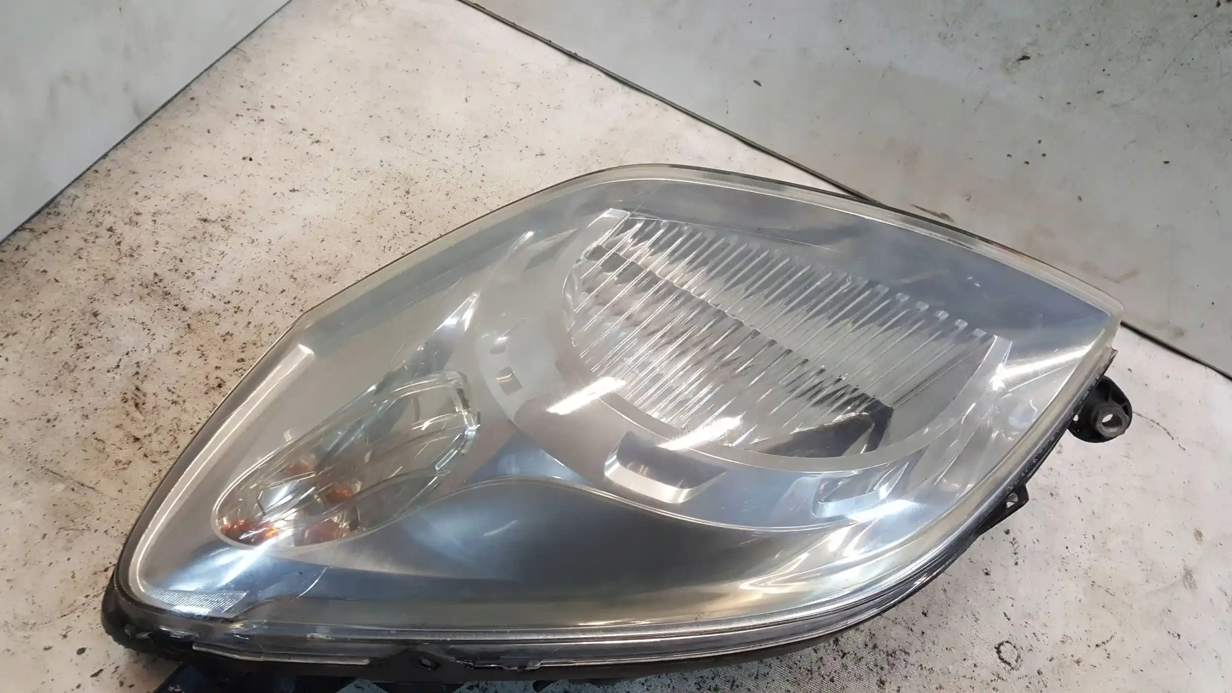 LAMPA LEWY PRZÓD PRZEDNIA 45570999 PEUGEOT BIPPER FIORINO III QUBO 07-17