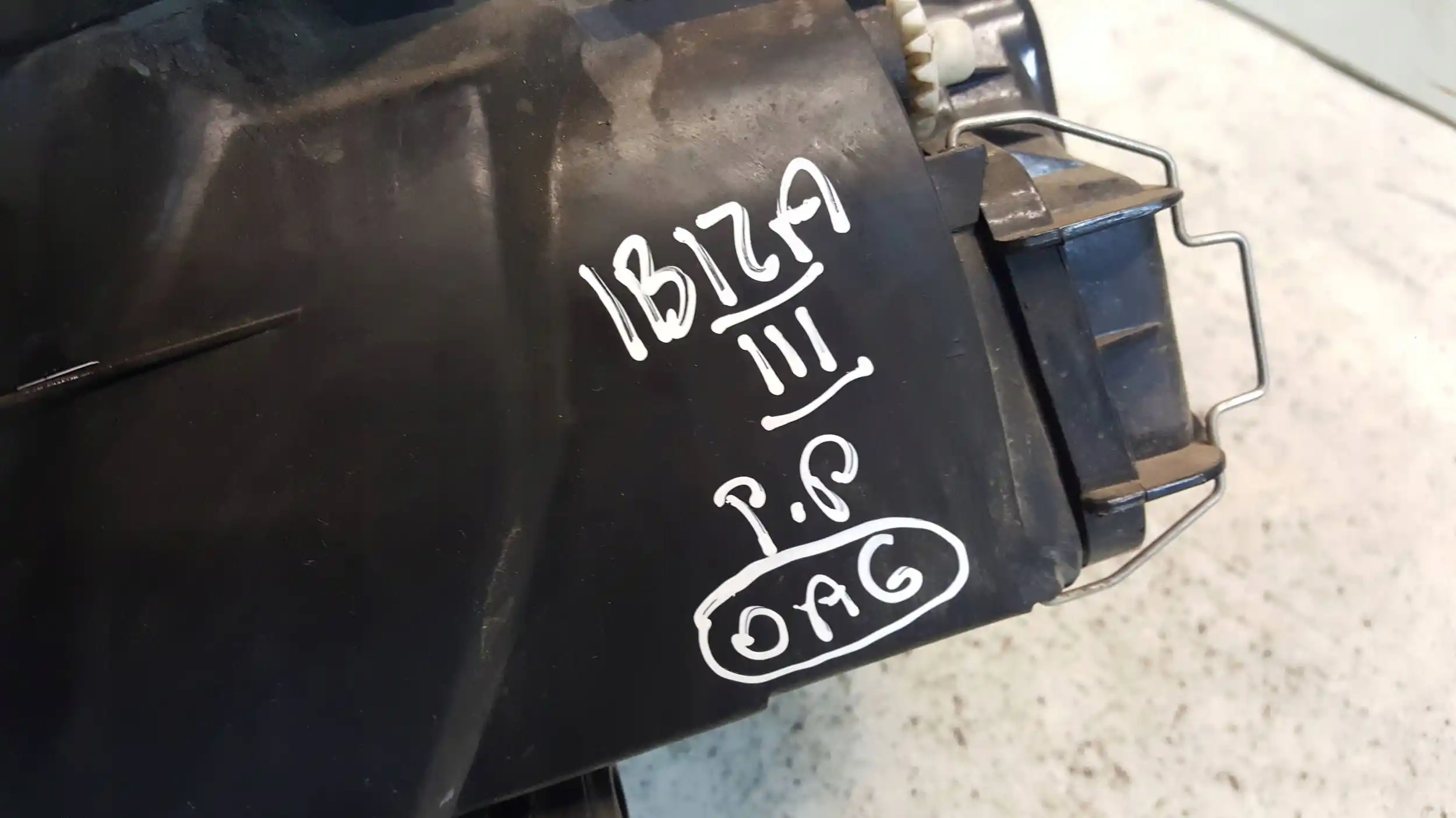 LAMPA PRAWY PRZÓD PRZEDNIA TYC SEAT IBIZA III 6L1 CORDOBA II 6L2 02-05