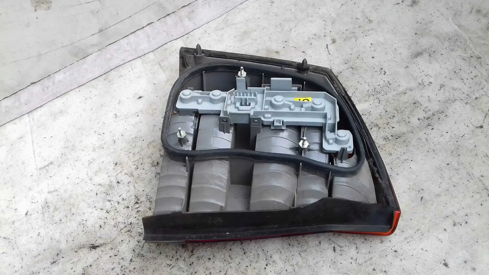 LAMPA PRAWY TYŁ TYLNA OPEL VECTRA C SEDAN 02-05