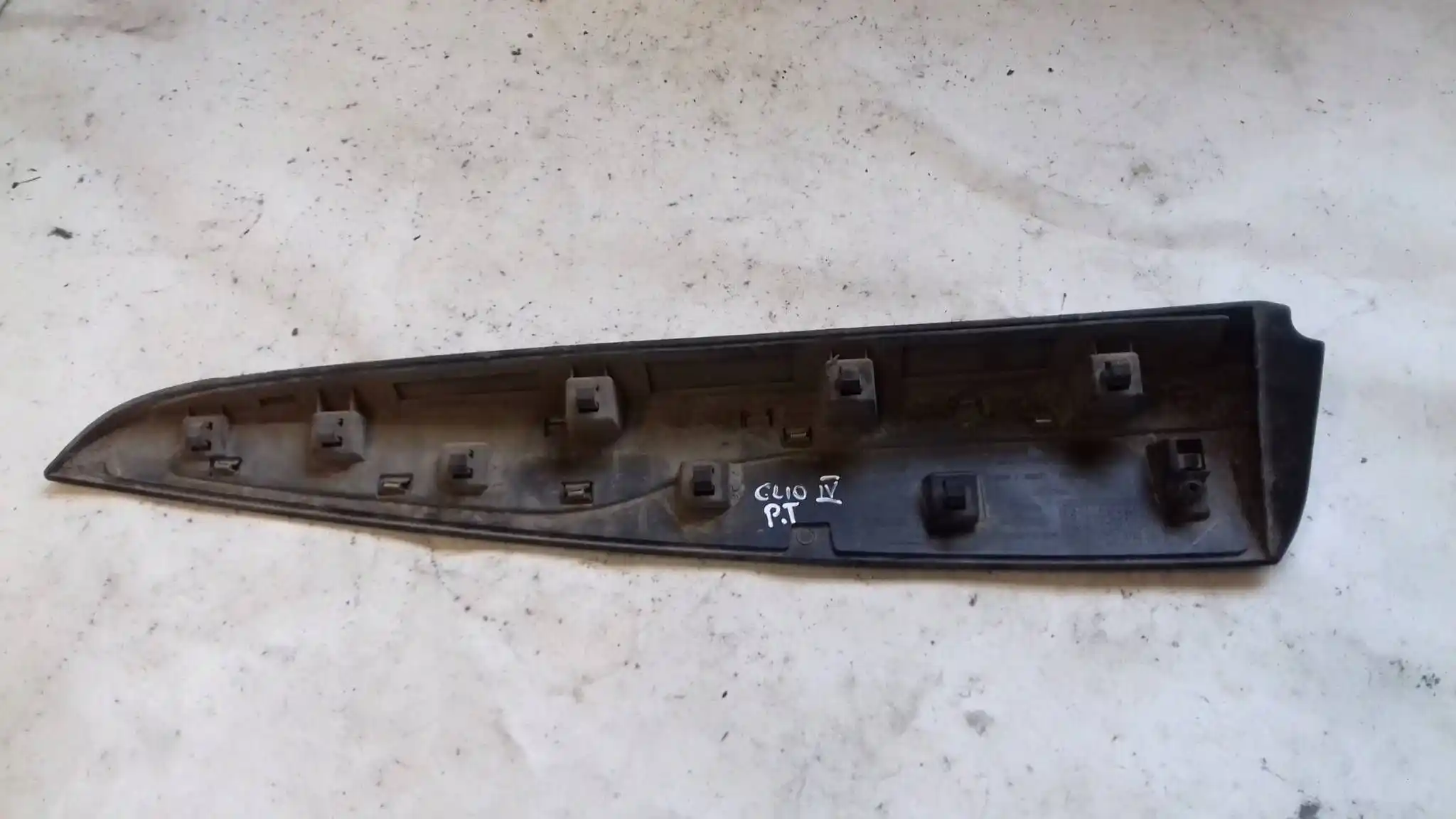 LISTWA DRZWI PRAWY TYŁ TYLNA 828770664R RENAULT CLIO IV 12-