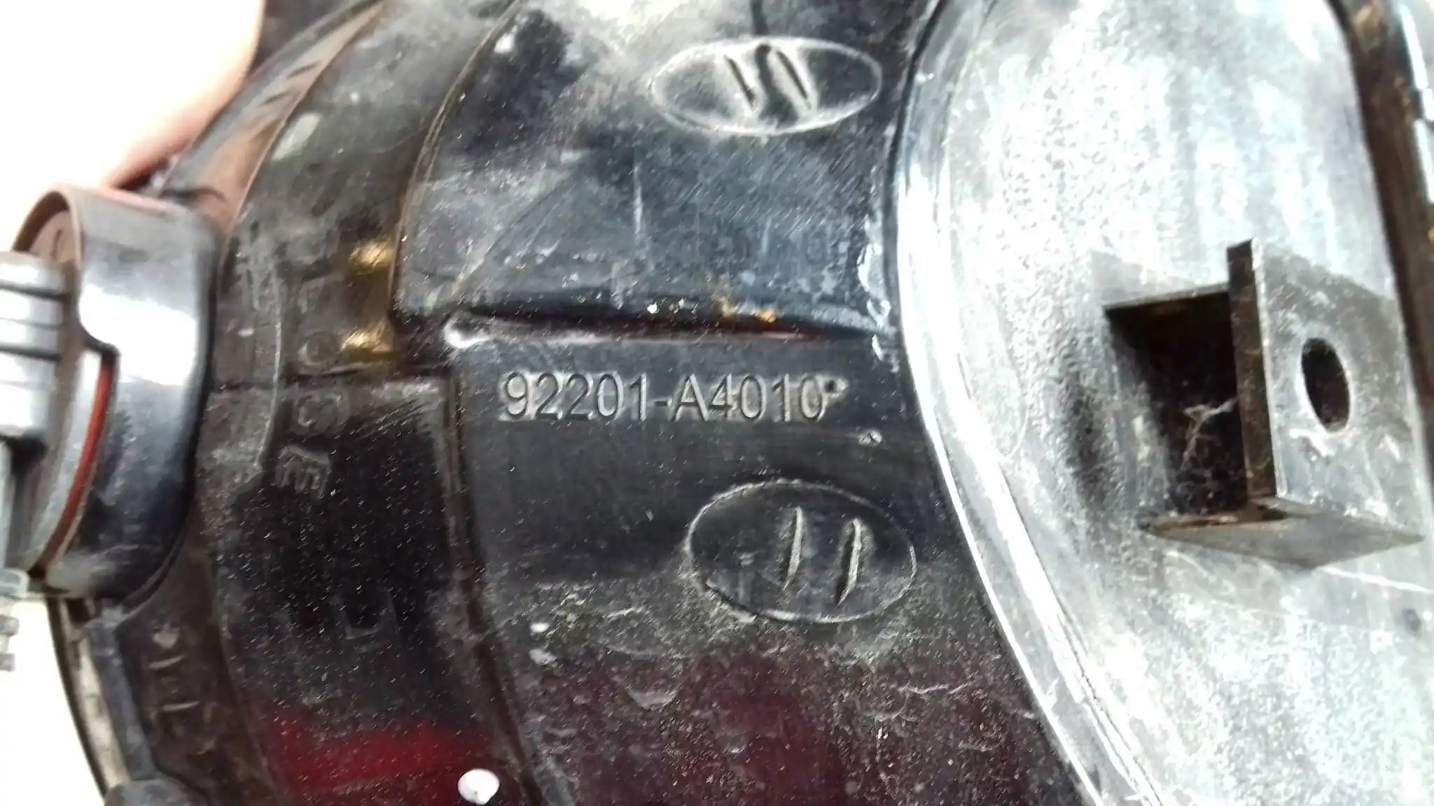 HALOGEN LEWY PRZÓD 92201A4010 KIA CARENS IV 13-