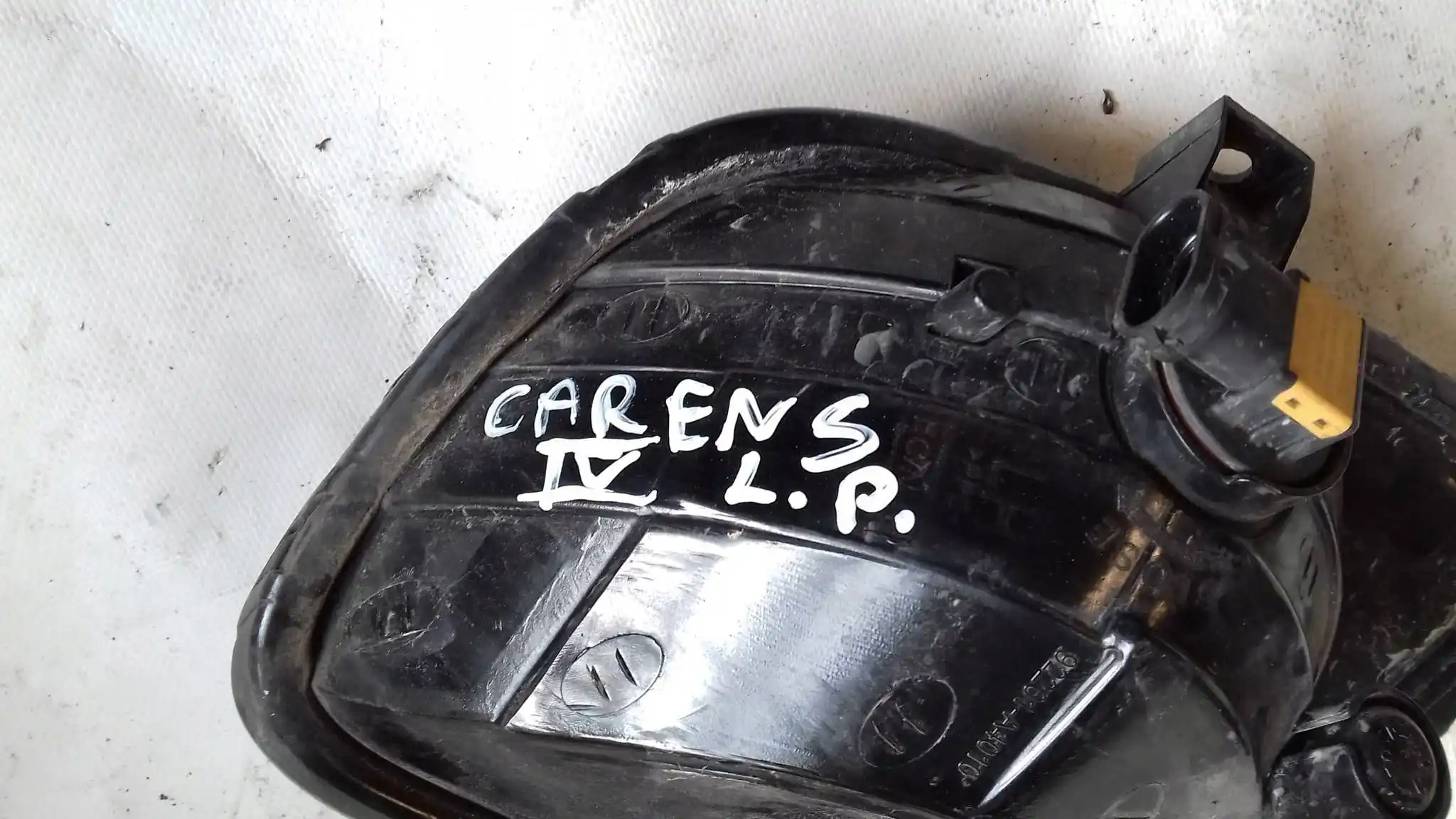 HALOGEN LEWY PRZÓD 92201A4010 KIA CARENS IV 13-