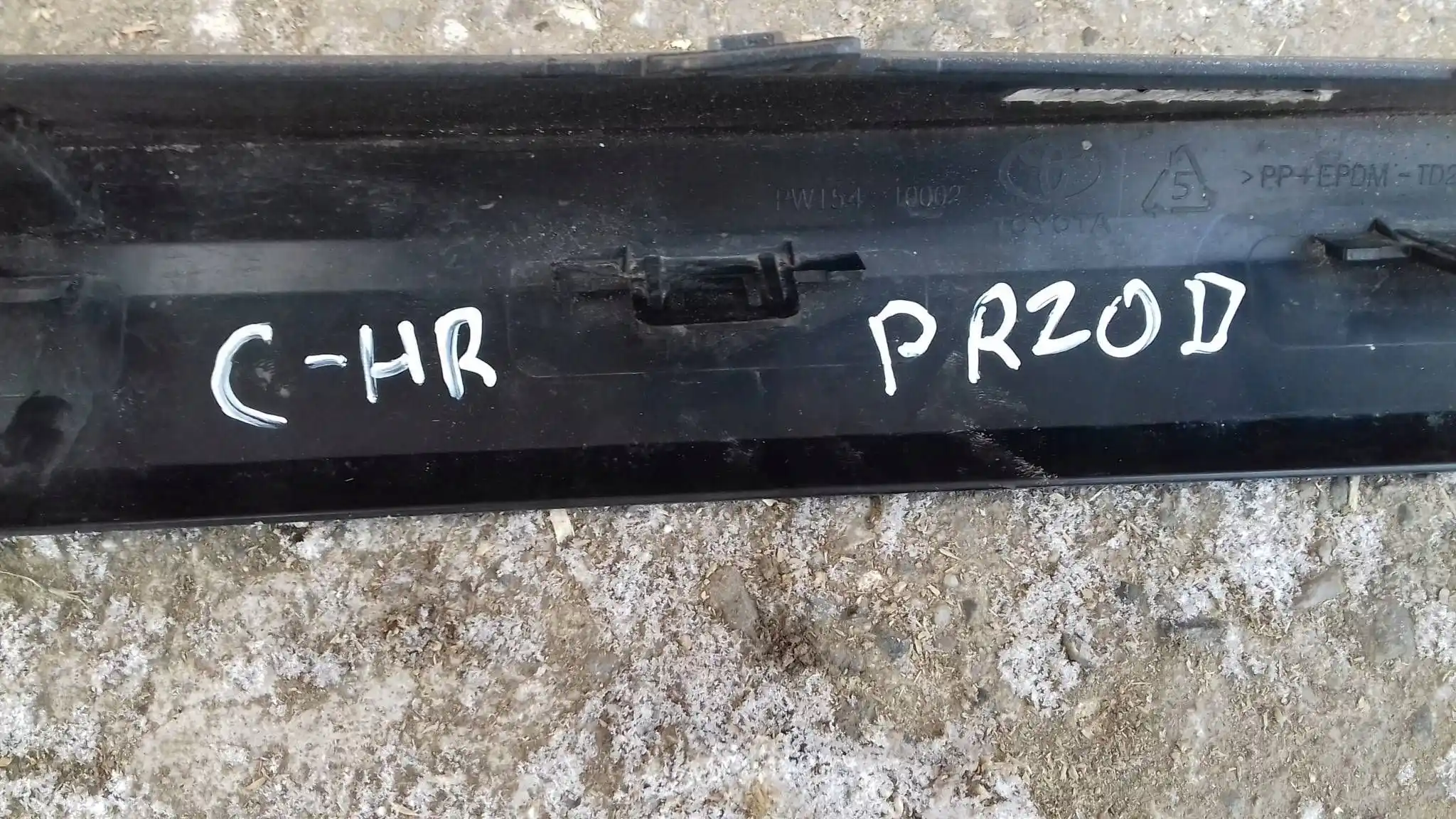 DOKŁADKA LISTWA SPOJLER HOKEJ ZDERZAKA PRZÓD PW15410002 TOYOTA C-HR I 16-