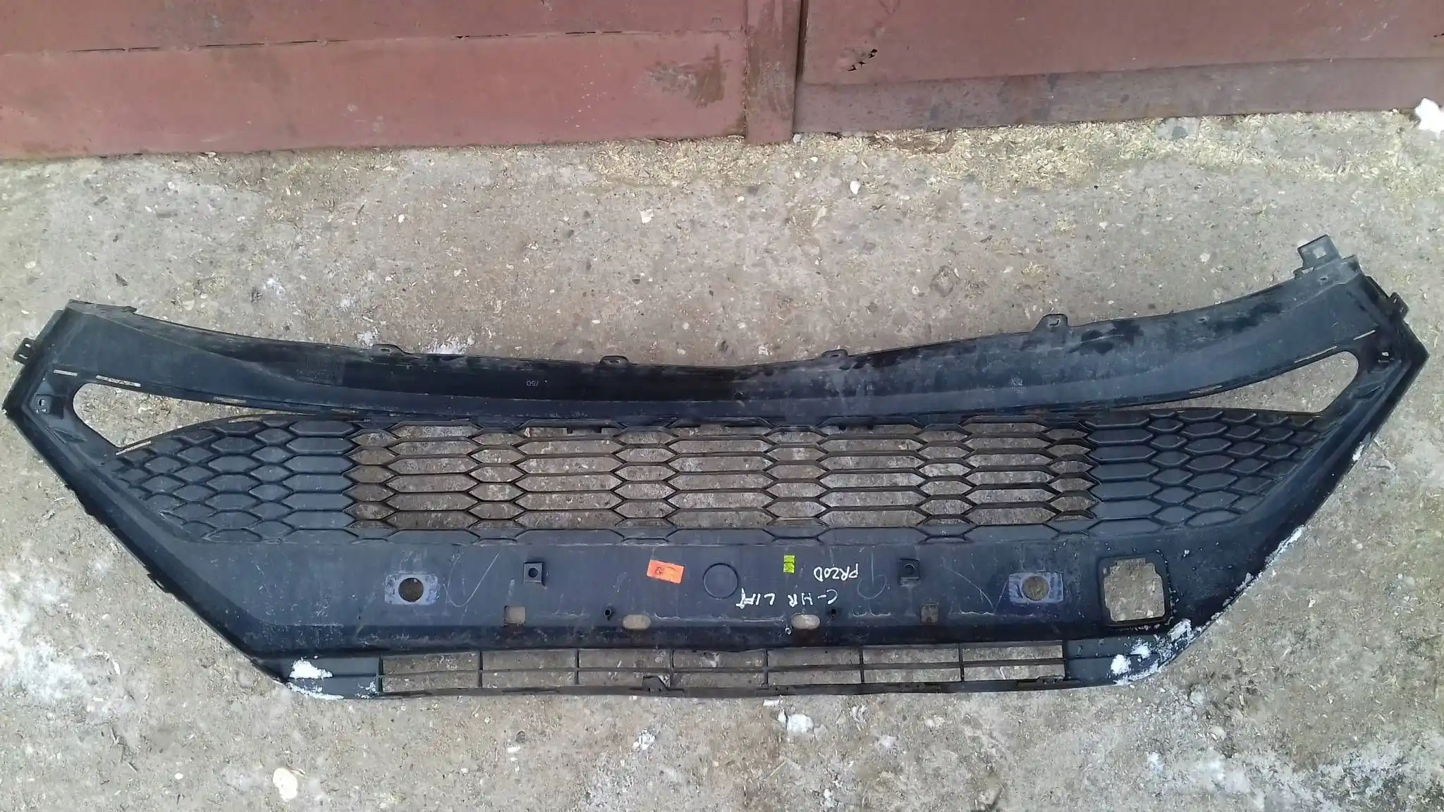 ATRAPA KRATKA ZDERZAKA PRZÓD 52129F4110 TOYOTA C-HR I LIFT 19-
