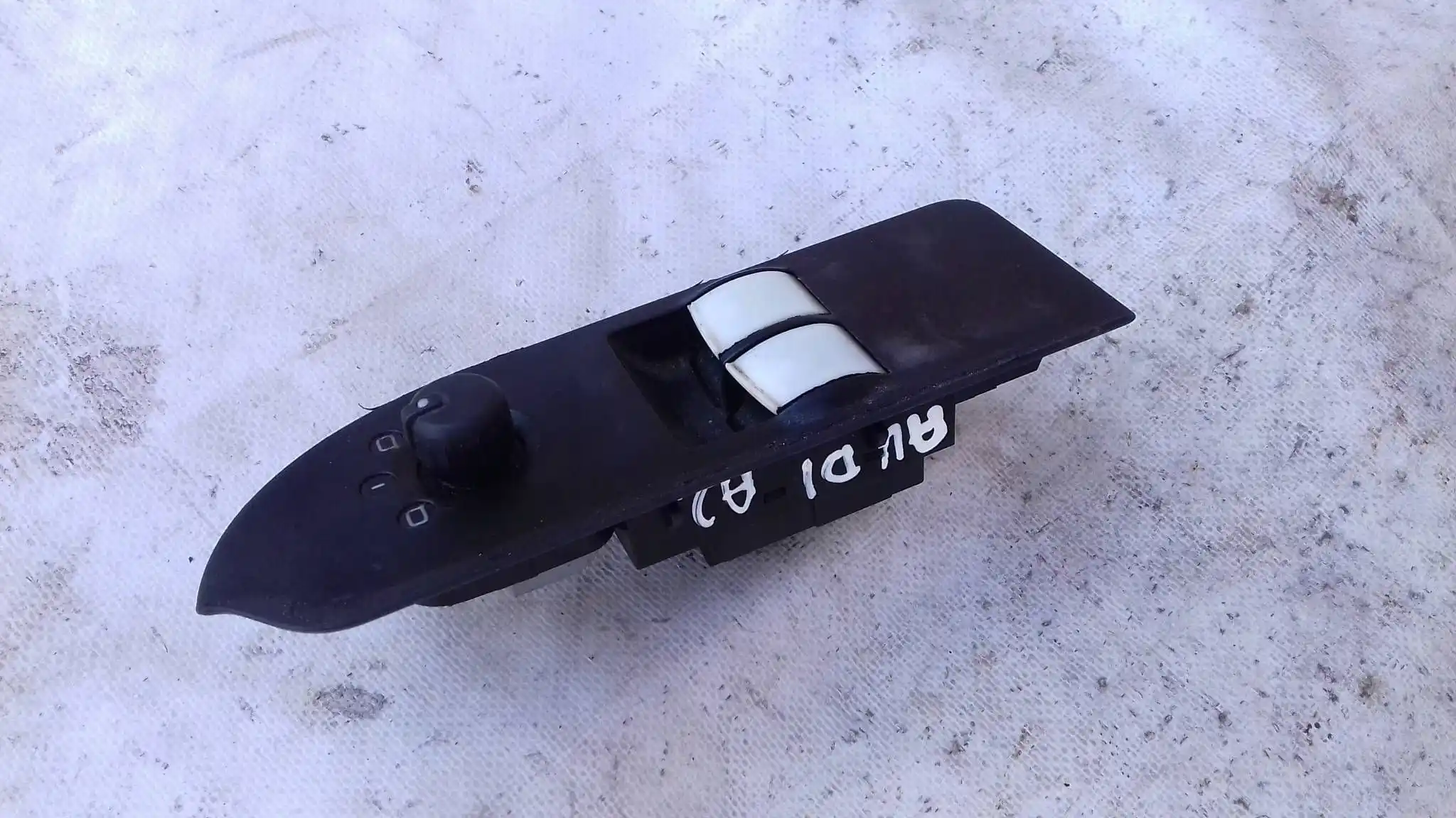 PANEL STEROWANIA SZYB LUSTEREK 8Z0959851A AUDI A2 99-