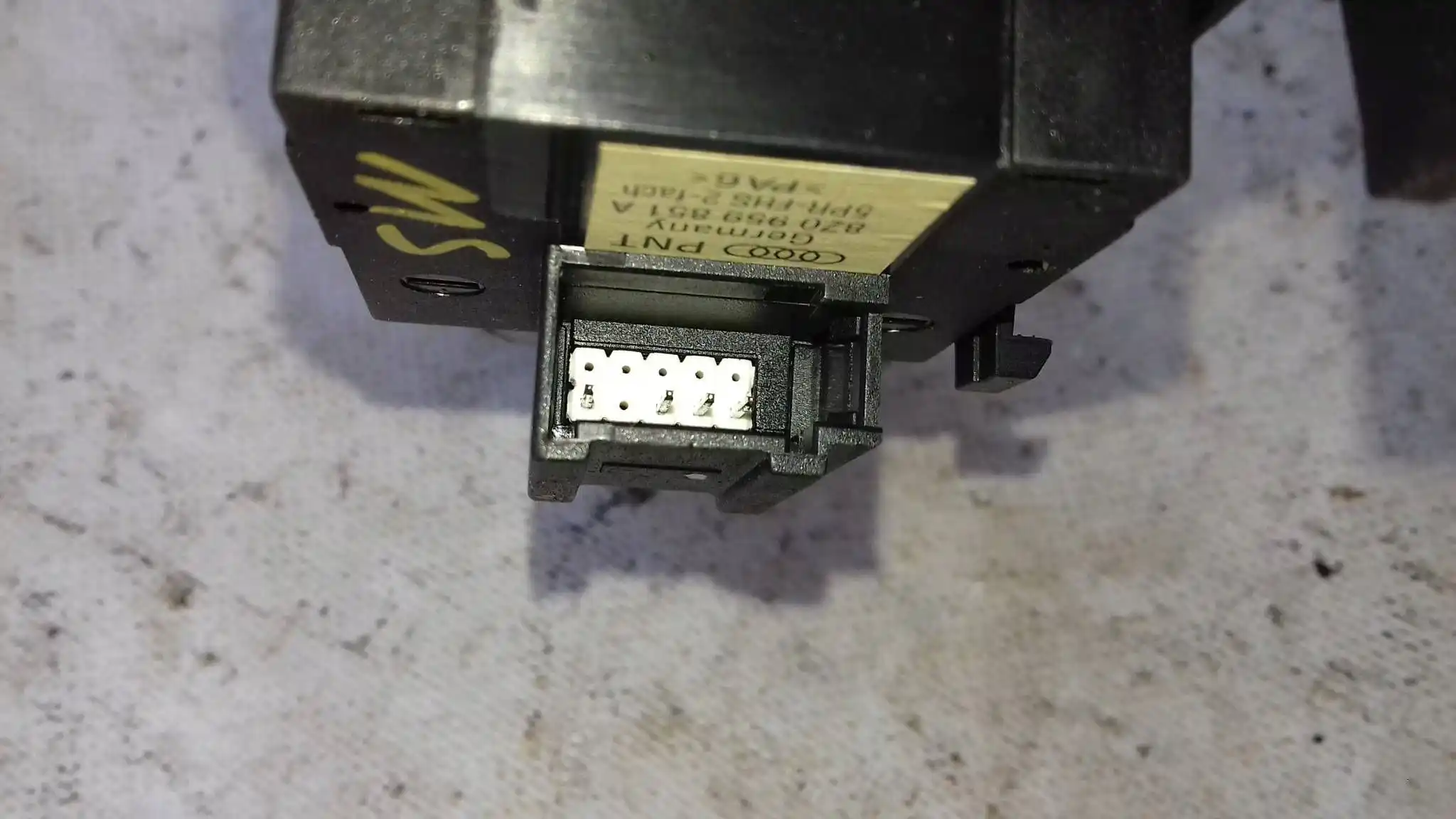 PANEL STEROWANIA SZYB LUSTEREK 8Z0959851A AUDI A2 99-