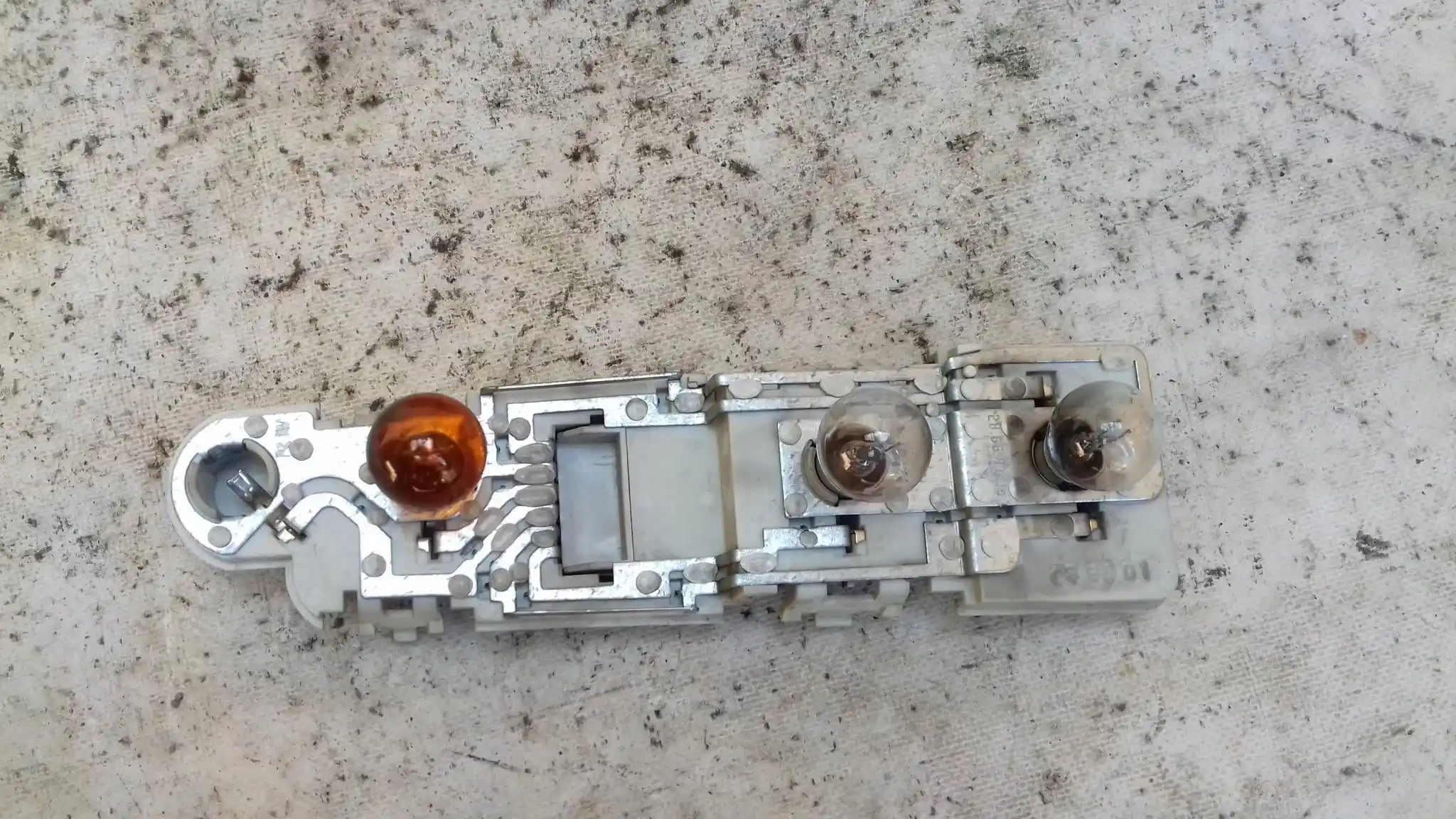 LAMPA PRAWY TYŁ TYLNA AUDI A2 99-