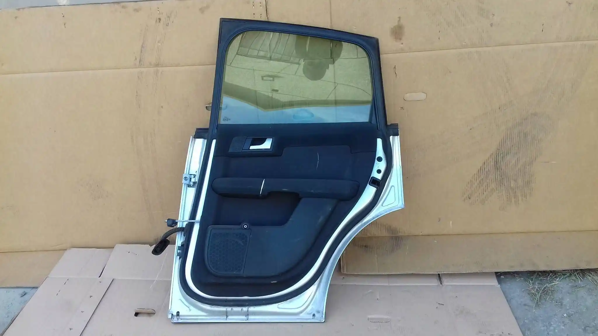 DRZWI PRAWY TYŁ TYLNE AUDI A2 99- LY7W