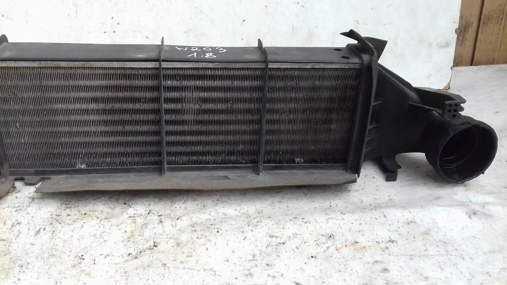 INTERCOOLER CHŁODNICA A2035000000 MERCEDES C-KLASA W203 1.8 KOMPRESOR 00-