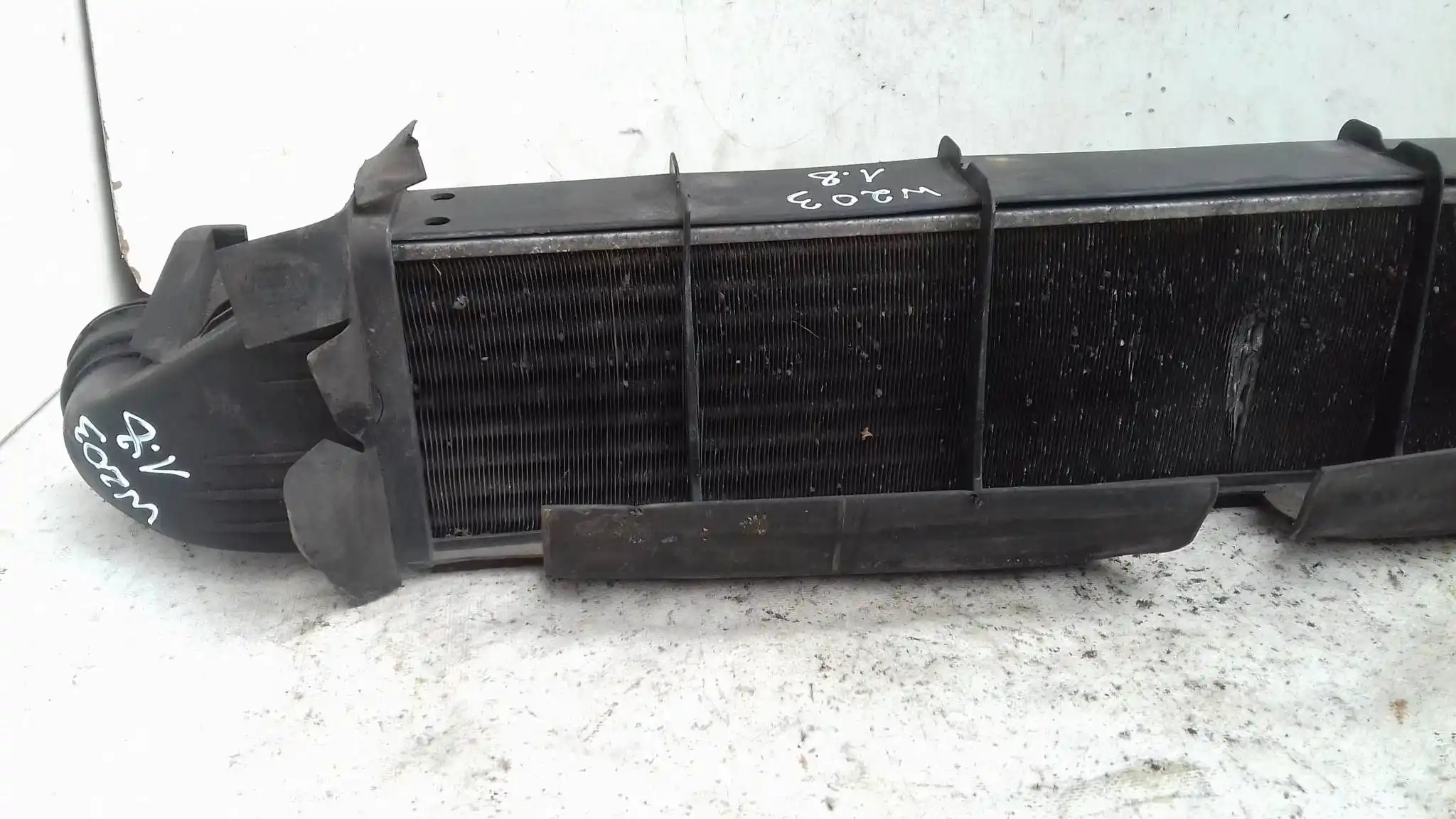 INTERCOOLER CHŁODNICA A2035000000 MERCEDES C-KLASA W203 1.8 KOMPRESOR 00-