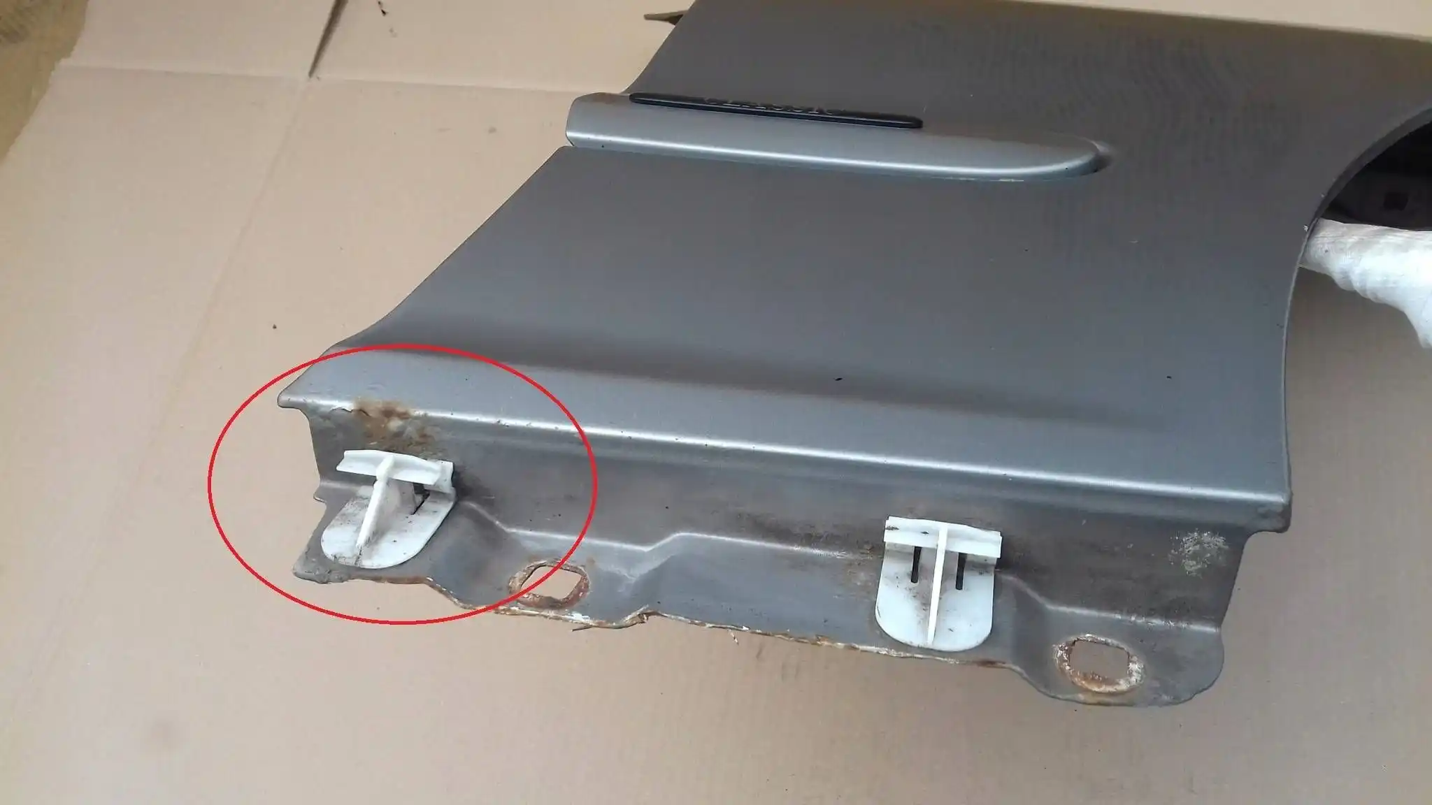 BŁOTNIK PRAWY PRZÓD PRZEDNI MERCEDES C-KLASA W203 00-07 723