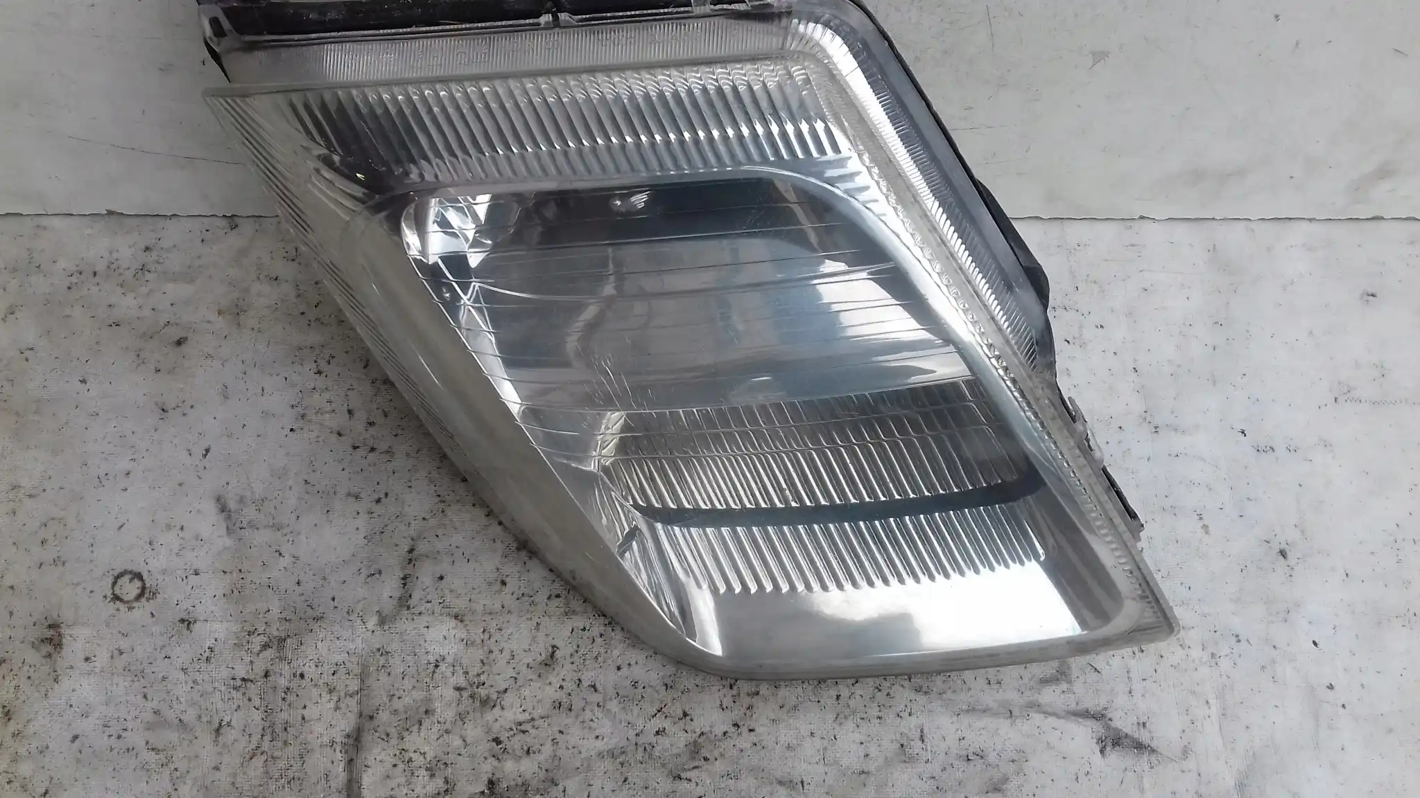 LAMPA PRAWY PRZÓD PRZEDNIA TYC CITROEN C2 03-09