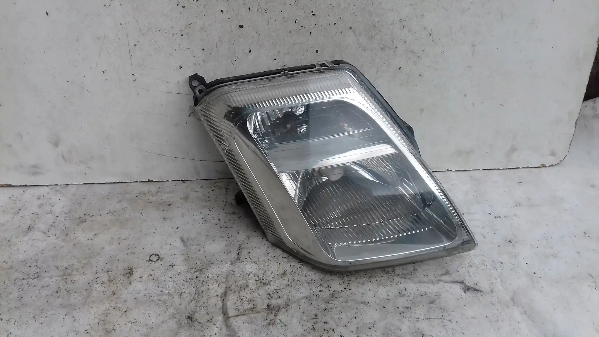 LAMPA PRAWY PRZÓD PRZEDNIA TYC CITROEN C2 03-09