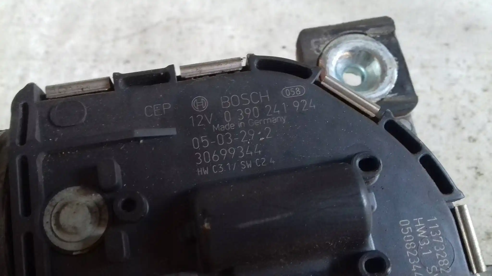 MECHANZM SILNICZEK 0390241924 WYCIERACZEK PRZÓD VOLVO S40 II V50 04-
