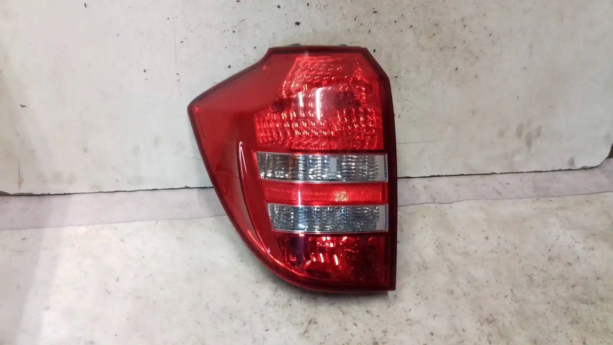 LAMPA LEWY TYŁ TYLNA KIA CEED I SW KOMBI 06-09