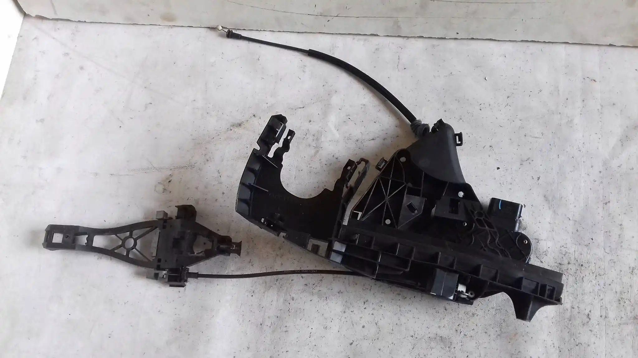 ZAMEK DRZWI PRAWY PRZÓD 30699793 VOLVO S40 II 04-