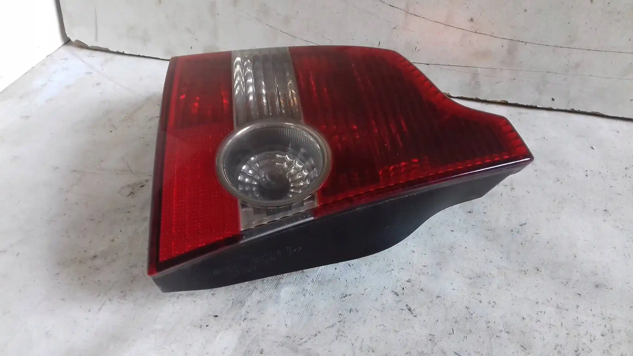 LAMPA LEWY TYŁ TYLNA 30698912 VOLVO S40 II 04-