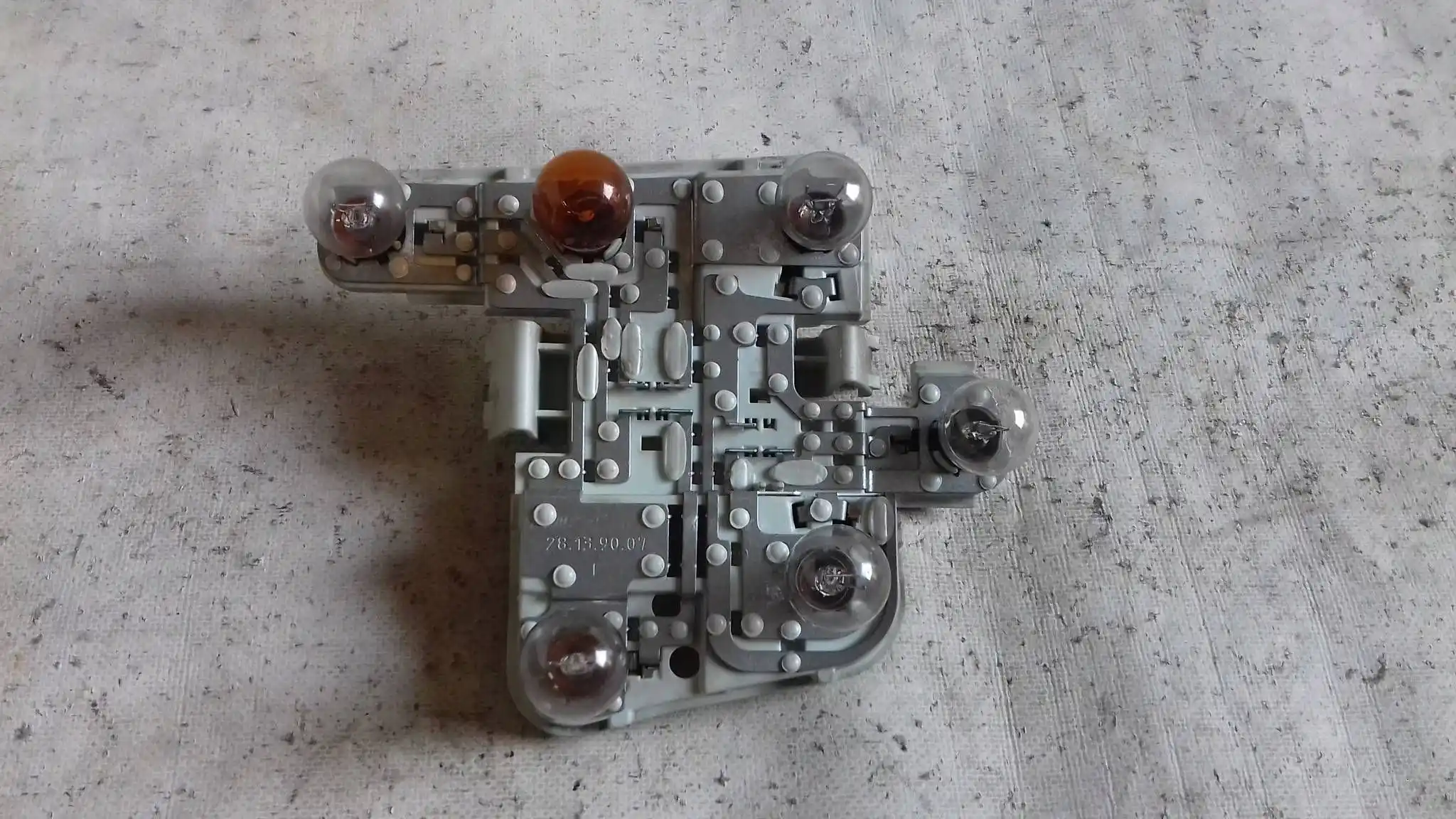 LAMPA LEWY TYŁ TYLNA 30698912 VOLVO S40 II 04-