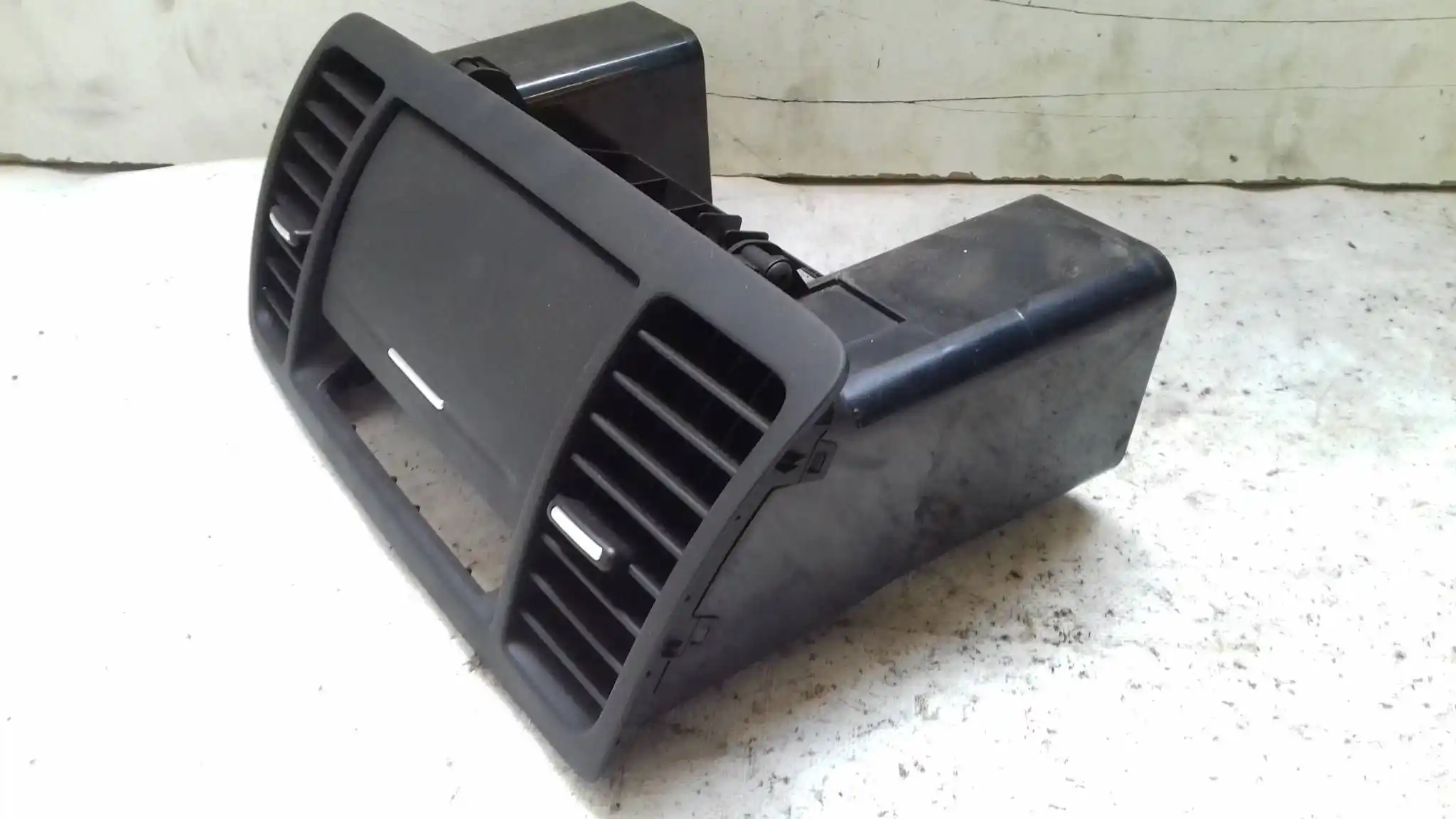 SCHOWEK ŚRODKOWY KONSOLI KRATKA GA435281100 SUBARU LEGACY IV BL BP 03-09