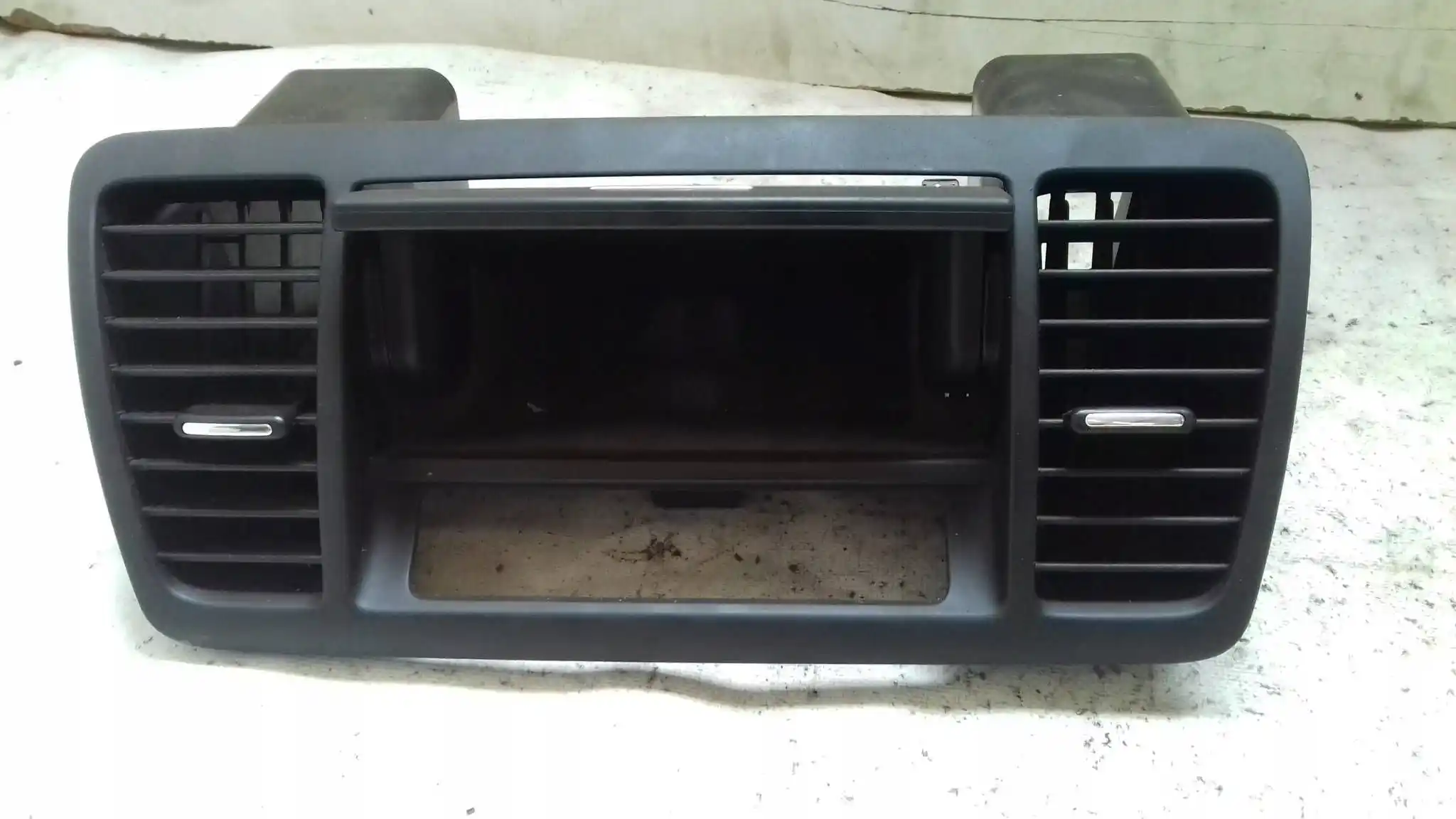 SCHOWEK ŚRODKOWY KONSOLI KRATKA GA435281100 SUBARU LEGACY IV BL BP 03-09