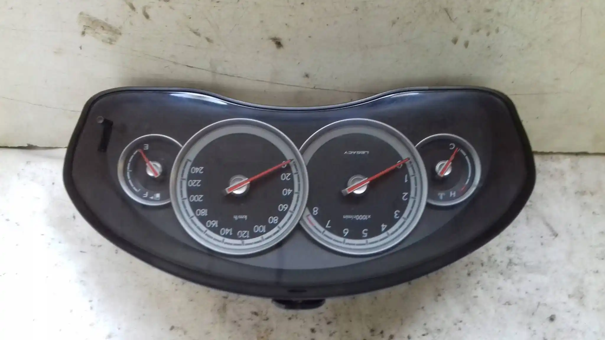 LICZNIK ZEGARY 85012AG740 SUBARU LEGACY IV 2.0 16V BL BP 03-09