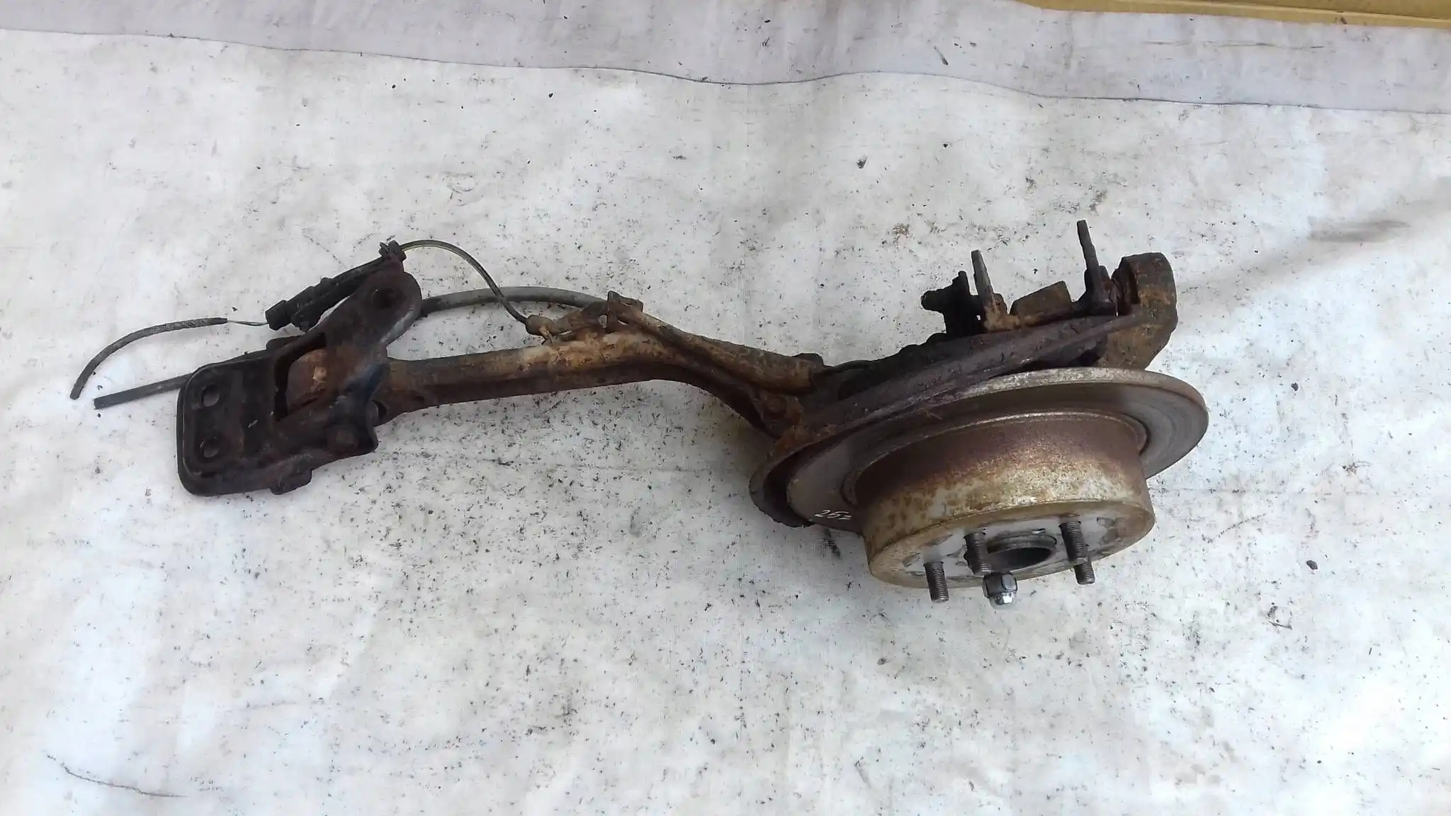 ZWROTNICA LEWY TYŁ TYLNA SUBARU LEGACY IV BP KOMBI 2.0 16V 03-09