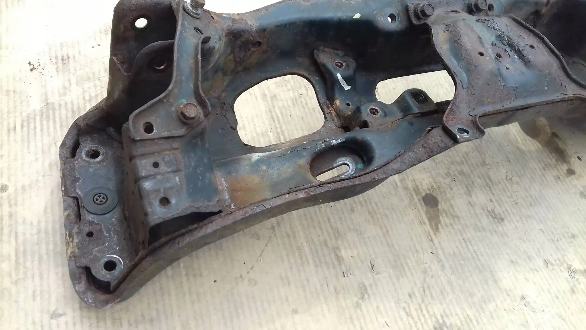 SANKI KOŁYSKA WÓZEK TRAWERS PRZÓD SUBARU LEGACY IV BL BP 2.0 16V 03-09