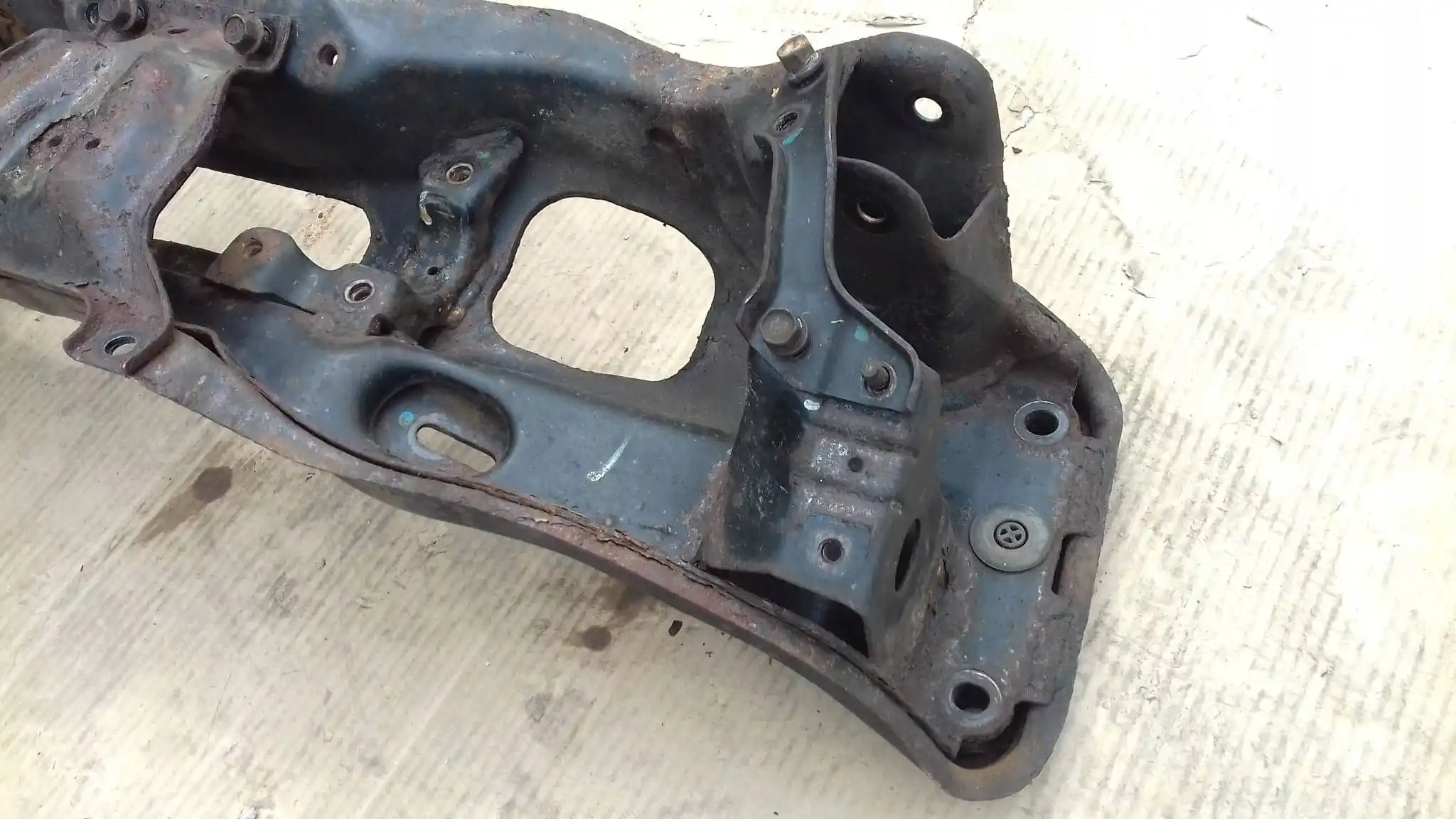 SANKI KOŁYSKA WÓZEK TRAWERS PRZÓD SUBARU LEGACY IV BL BP 2.0 16V 03-09