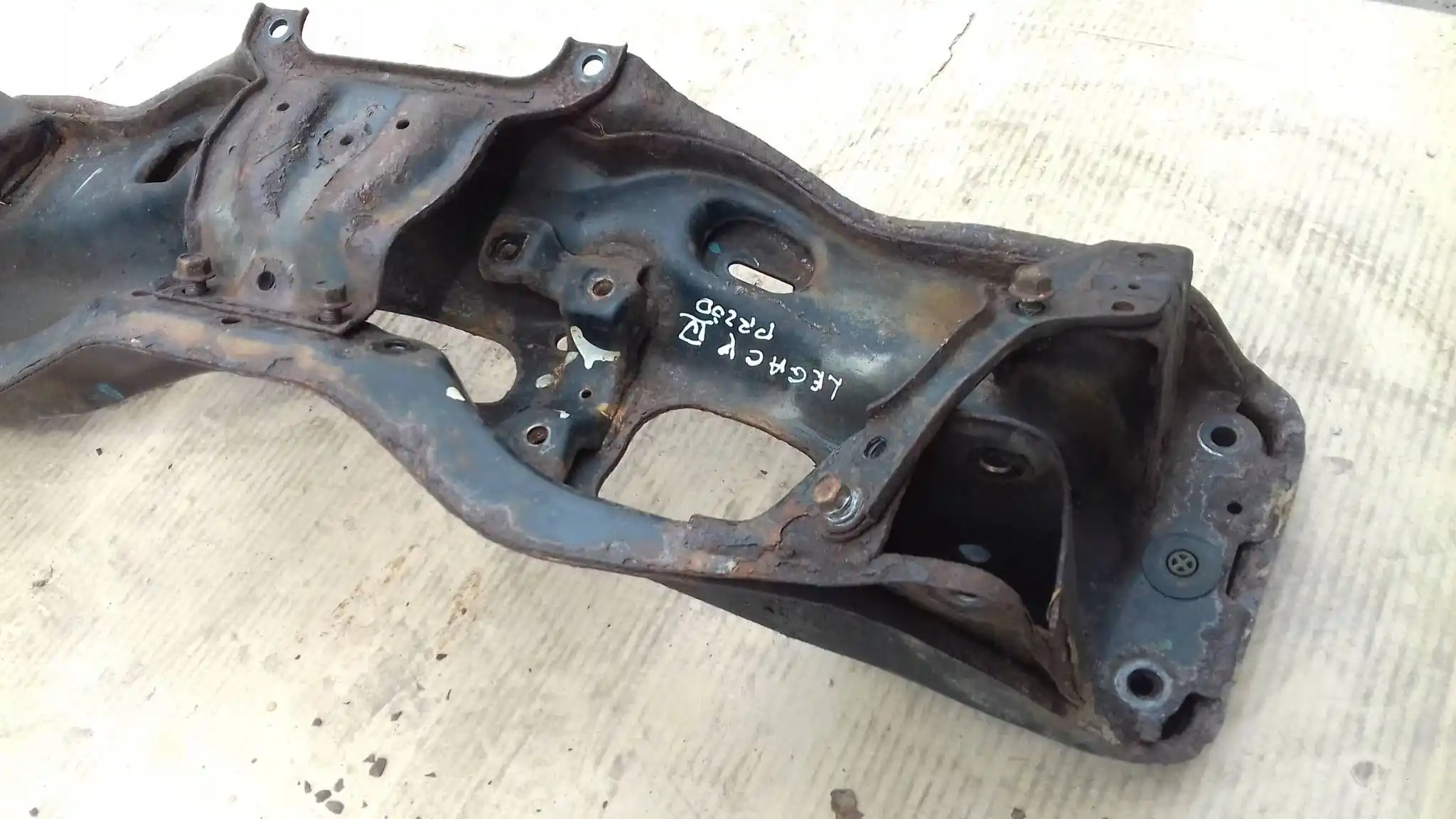 SANKI KOŁYSKA WÓZEK TRAWERS PRZÓD SUBARU LEGACY IV BL BP 2.0 16V 03-09