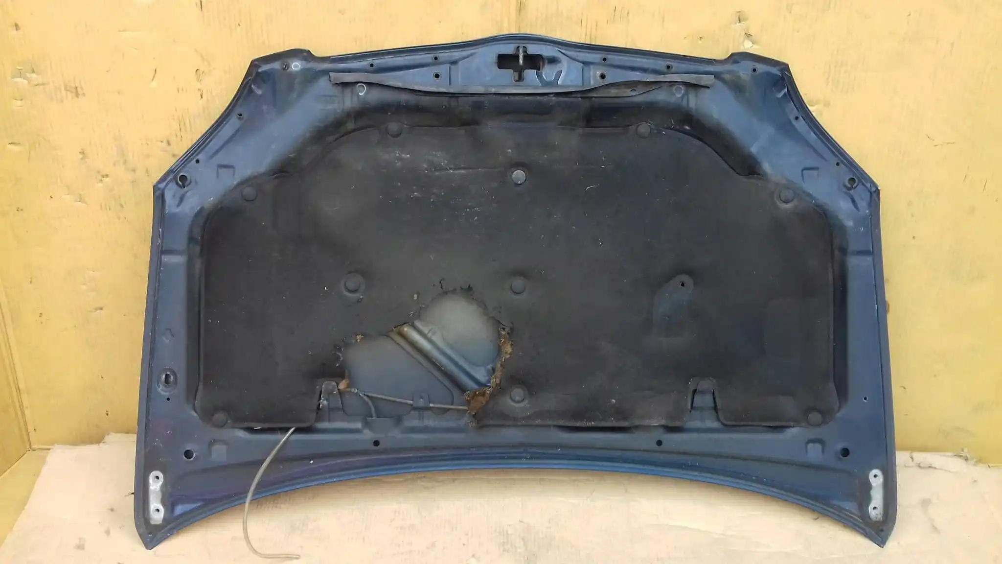 MASKA POKRYWA PRZÓD PRZEDNIA TOYOTA COROLLA E12 HB 01-04 LAK 8P4