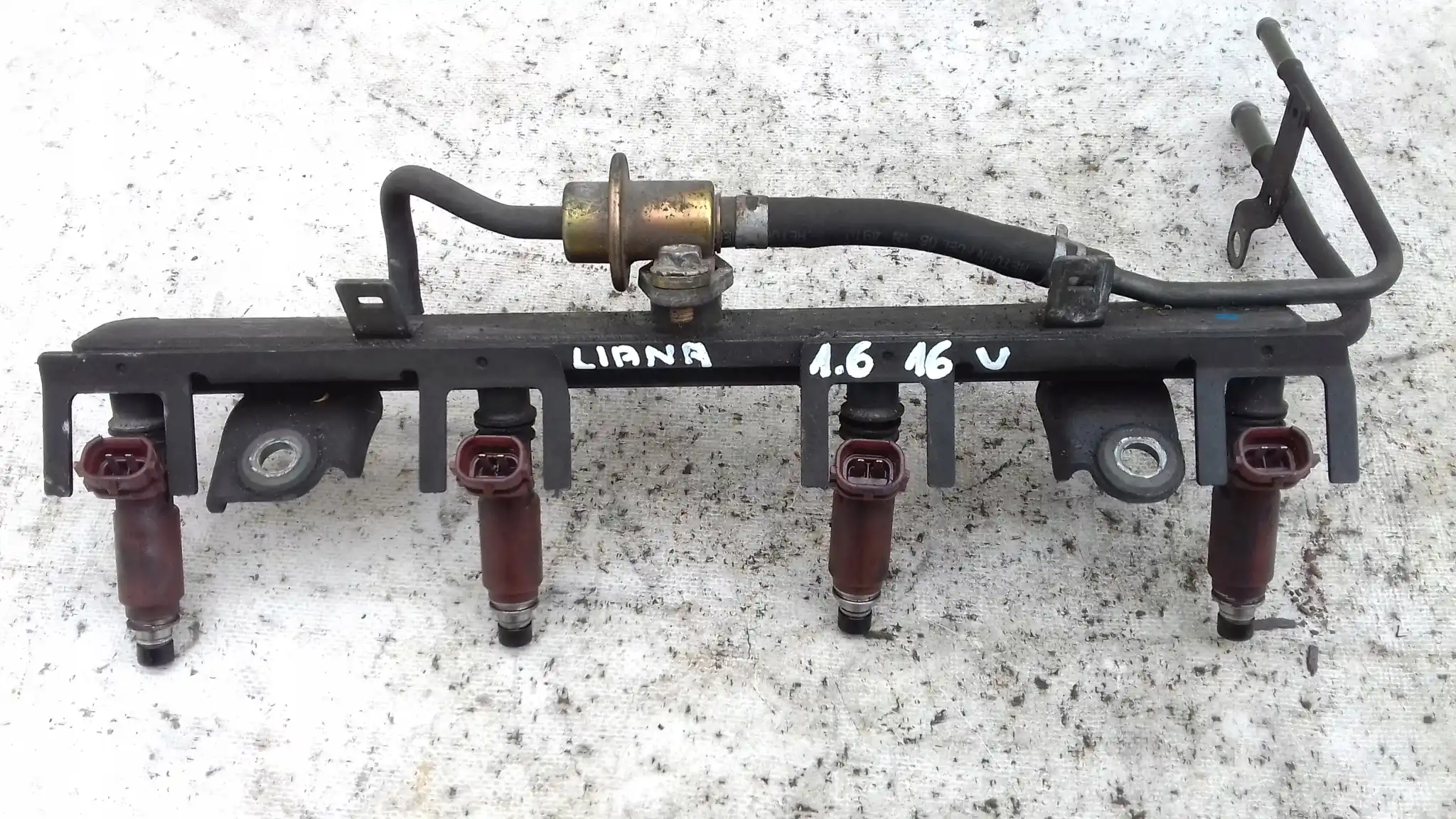 LISTWA WTRYSKOWA WTRYSKIWACZE 3990 SUZUKI LIANA 1.6 16V 01-