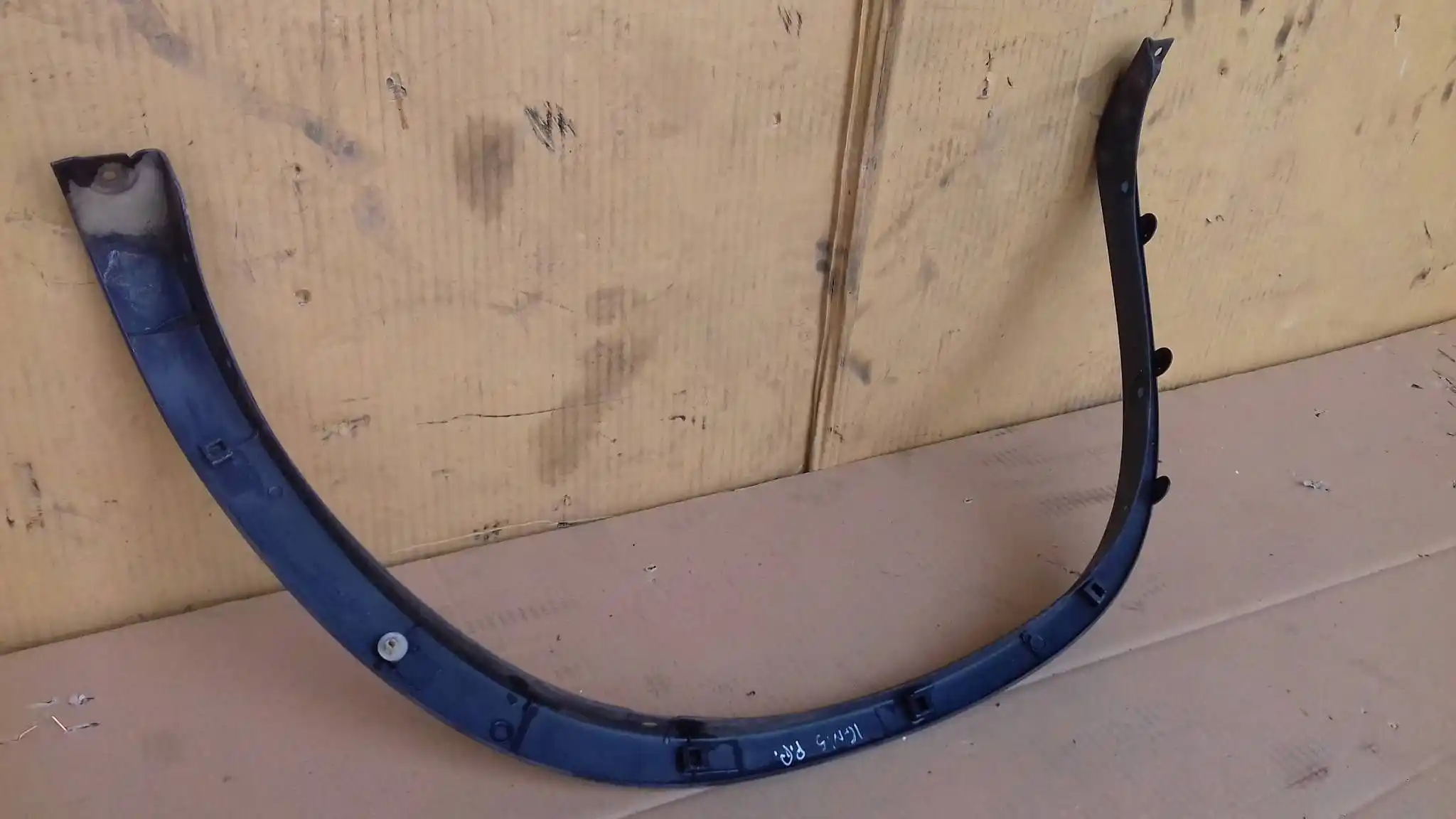 LISTWA BŁOTNIKA PRAWY PRZÓD 7751180G0 SUZUKI IGNIS 00-06