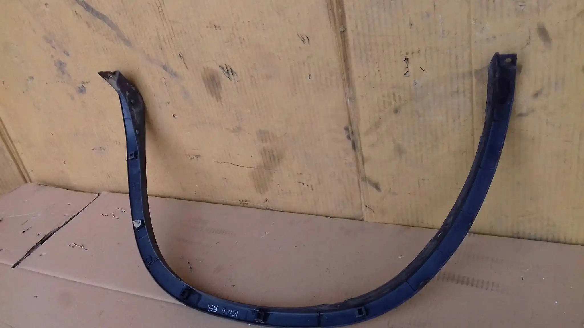 LISTWA BŁOTNIKA PRAWY PRZÓD 7751180G0 SUZUKI IGNIS 00-06
