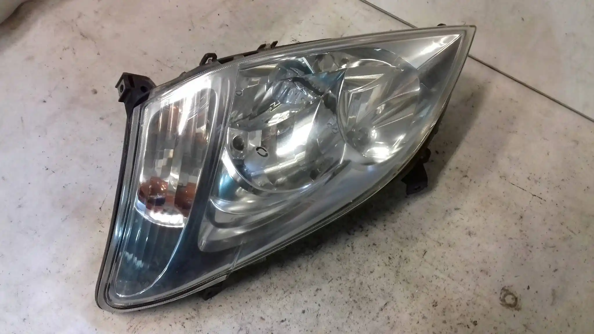 LAMPA LEWY PRZÓD PRZEDNIA 8115002150 TOYOTA COROLLA E12 01-04