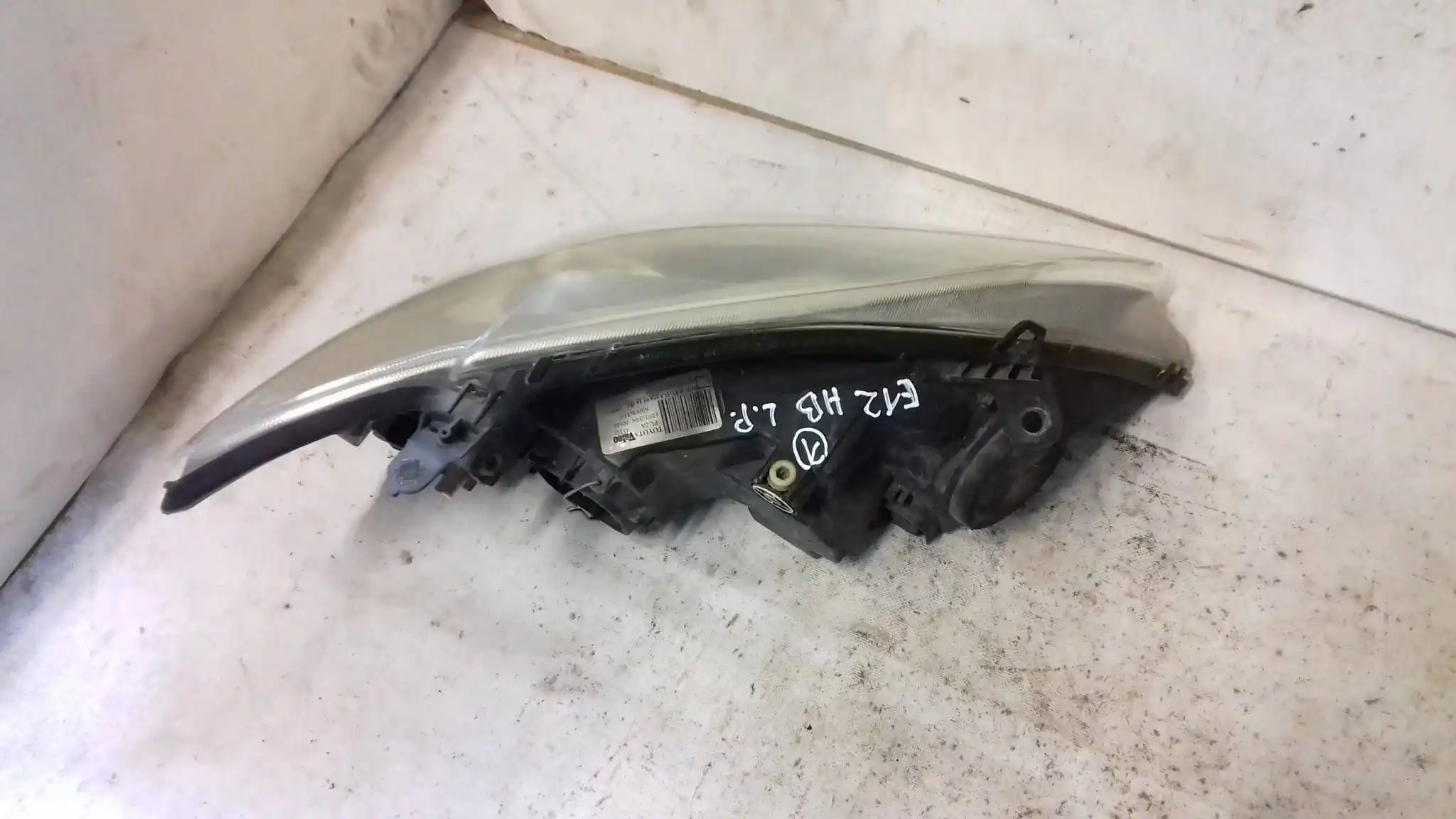 LAMPA LEWY PRZÓD PRZEDNIA 8115002150 TOYOTA COROLLA E12 01-04