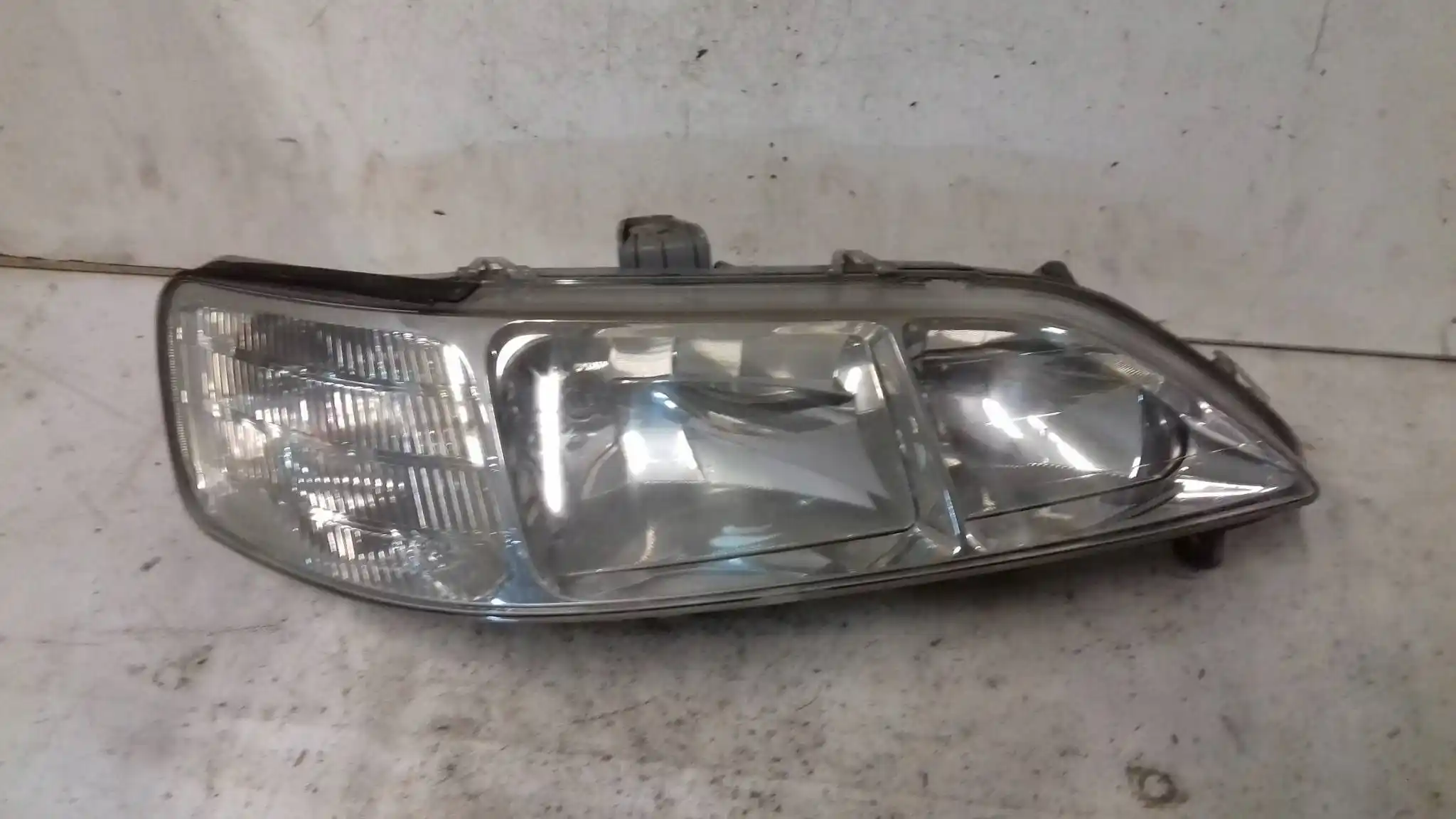 LAMPA PRAWY PRZÓD PRZEDNIA 1EB23603602 HONDA ACCORD VI 97-