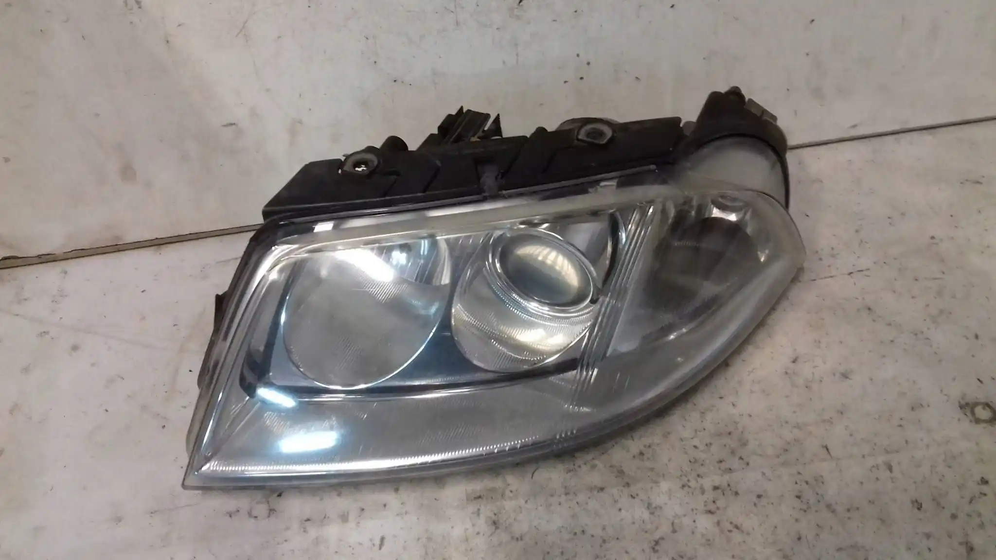 LAMPA LEWY PRZÓD PRZEDNIA 3B0941015AK VW PASSAT B5 LIFT 00-05
