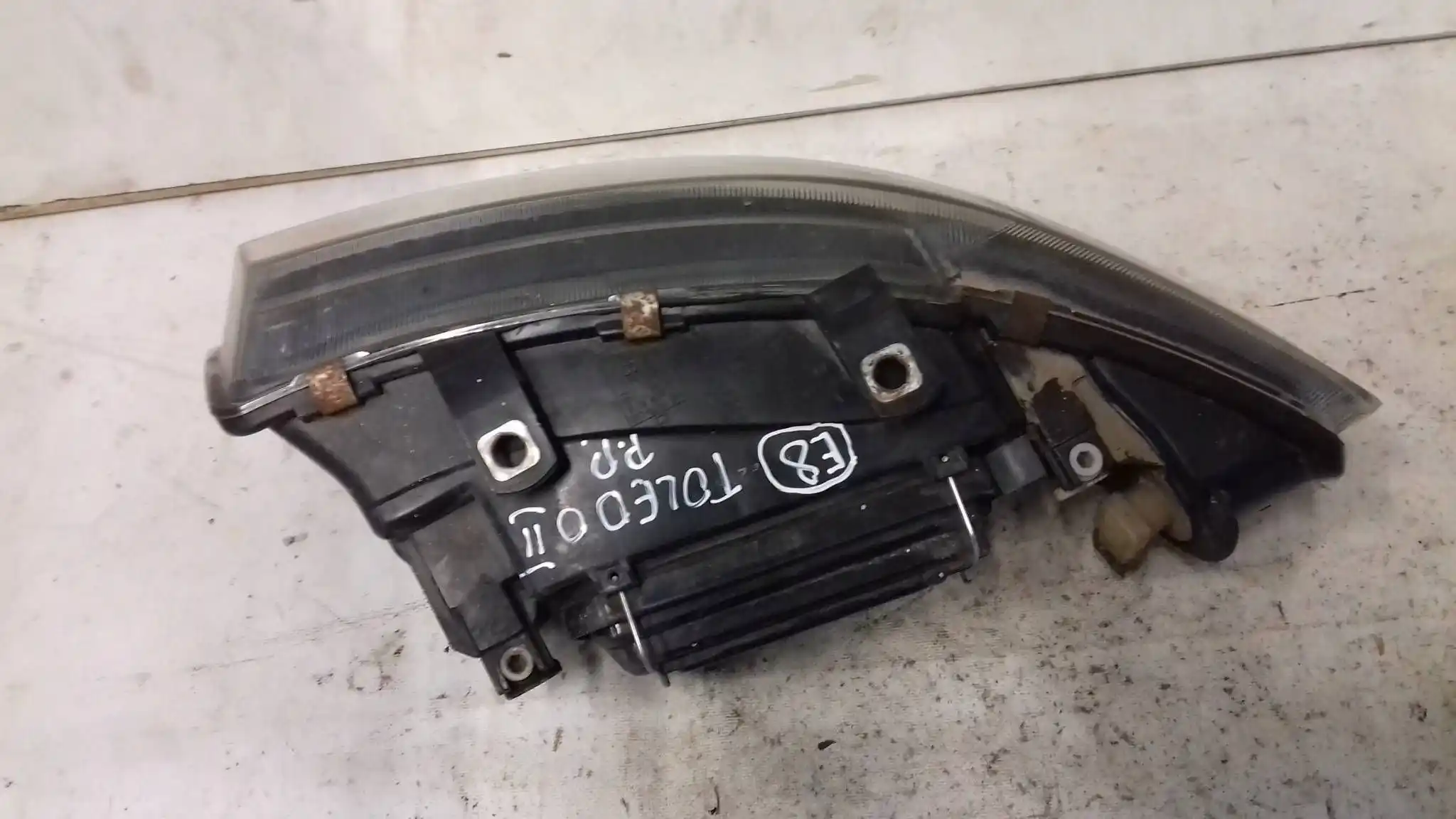 LAMPA PRAWY PRZÓD PRZEDNIA DEPO SEAT TOLEDO II LEON I 98-05