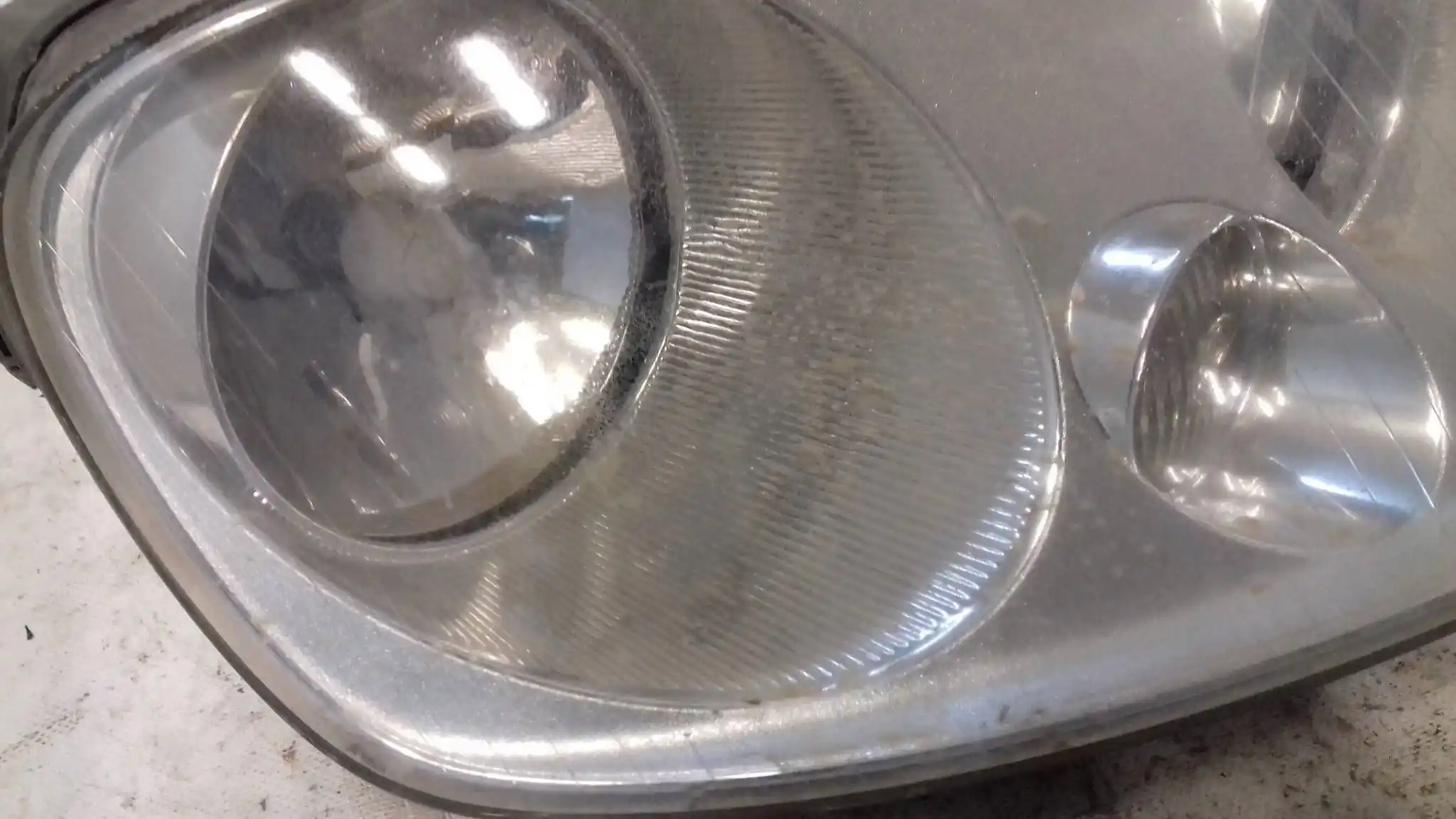 LAMPA PRAWY PRZÓD PRZEDNIA 2K0941006B VW CADDY III 03-10
