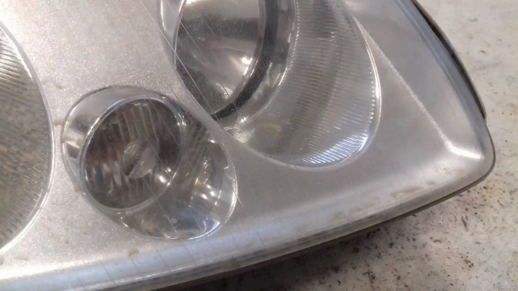 LAMPA PRAWY PRZÓD PRZEDNIA 2K0941006B VW CADDY III 03-10