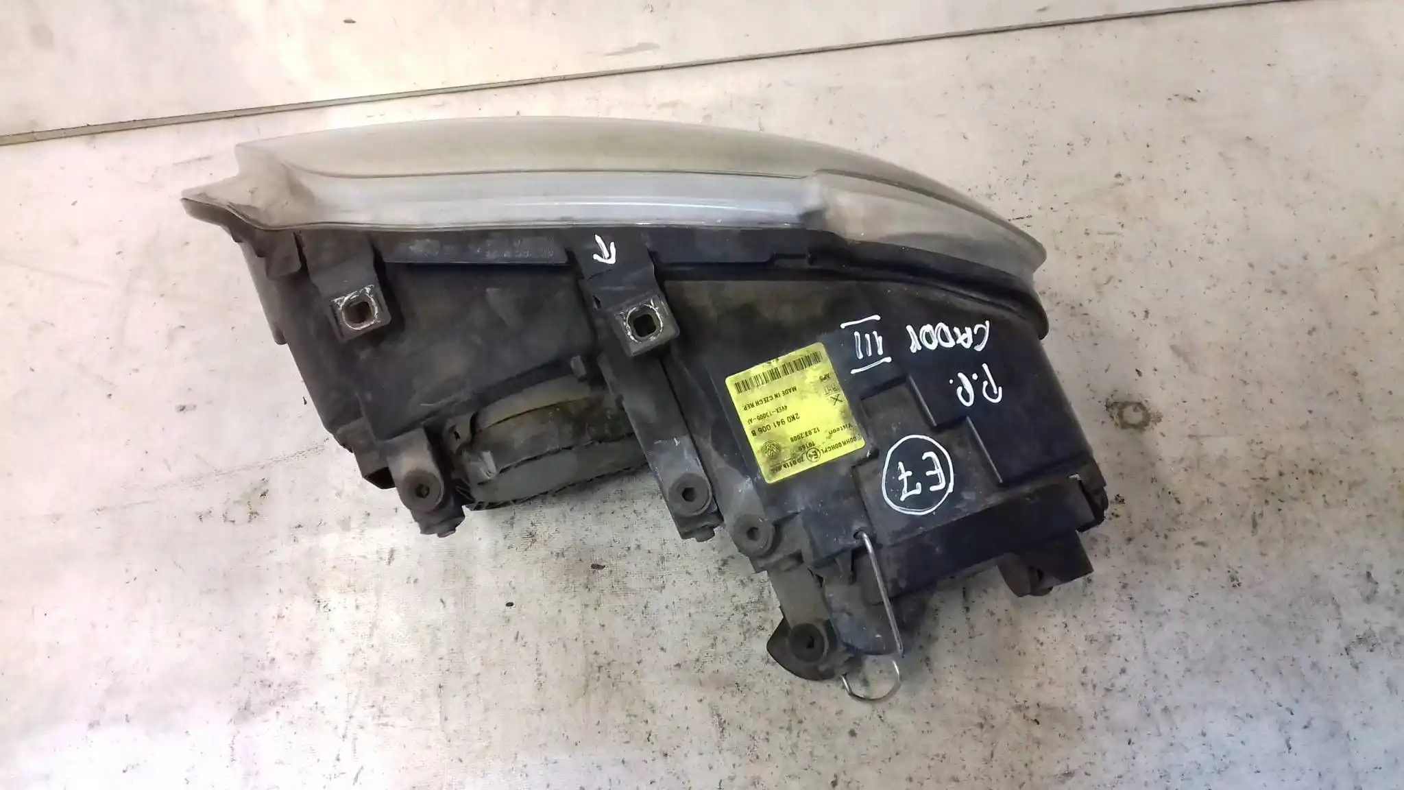LAMPA PRAWY PRZÓD PRZEDNIA 2K0941006B VW CADDY III 03-10