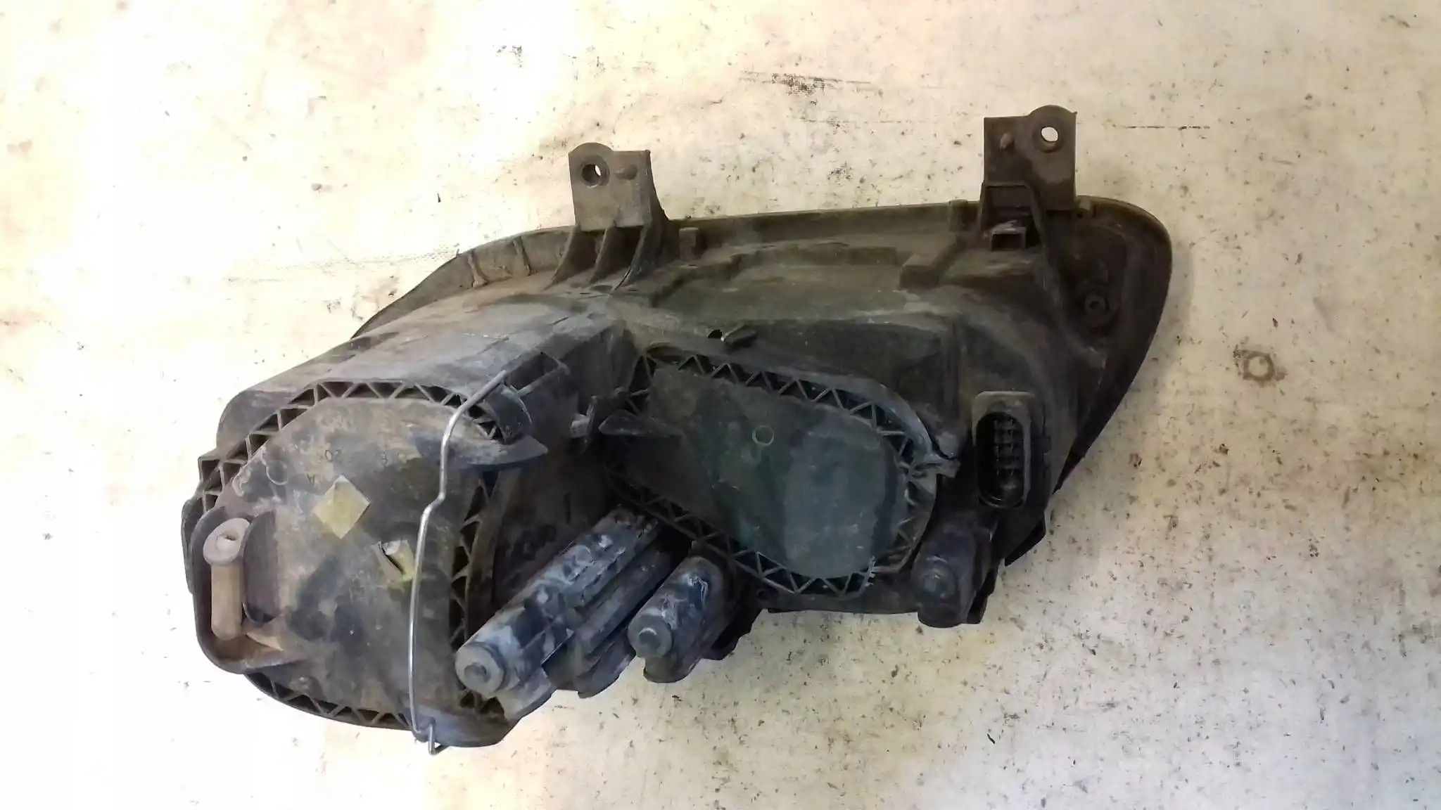 LAMPA PRAWY PRZÓD PRZEDNIA 2K0941006B VW CADDY III 03-10