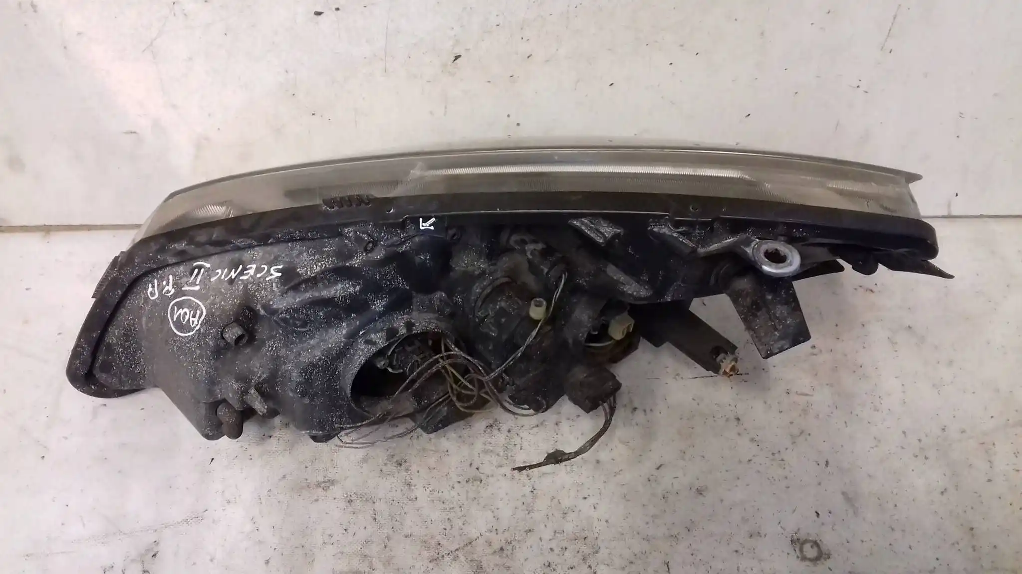 LAMPA PRAWY PRZÓD PRZEDNIA RENAULT SCENIC II 03-06