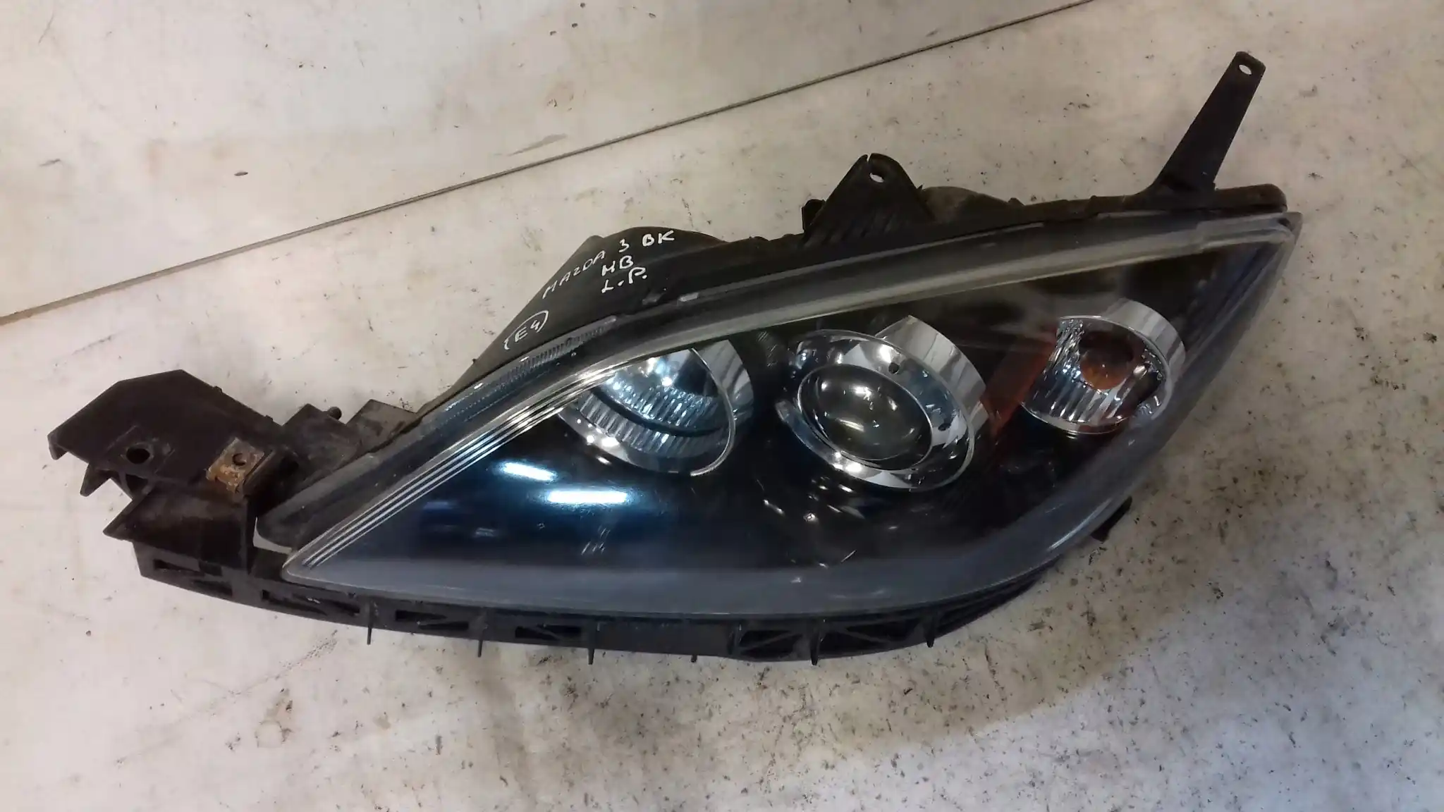 LAMPA LEWY PRZÓD PRZEDNIA MAZDA 3 BK HB 03-